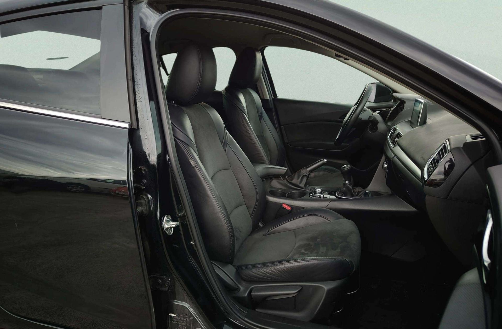 Mazda3 2.0 GE Sedan Luxury - foto 18