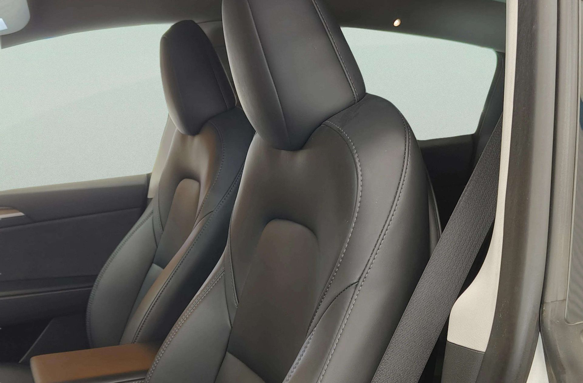 Tesla Model Y Tracción Trasera RWD - foto 17