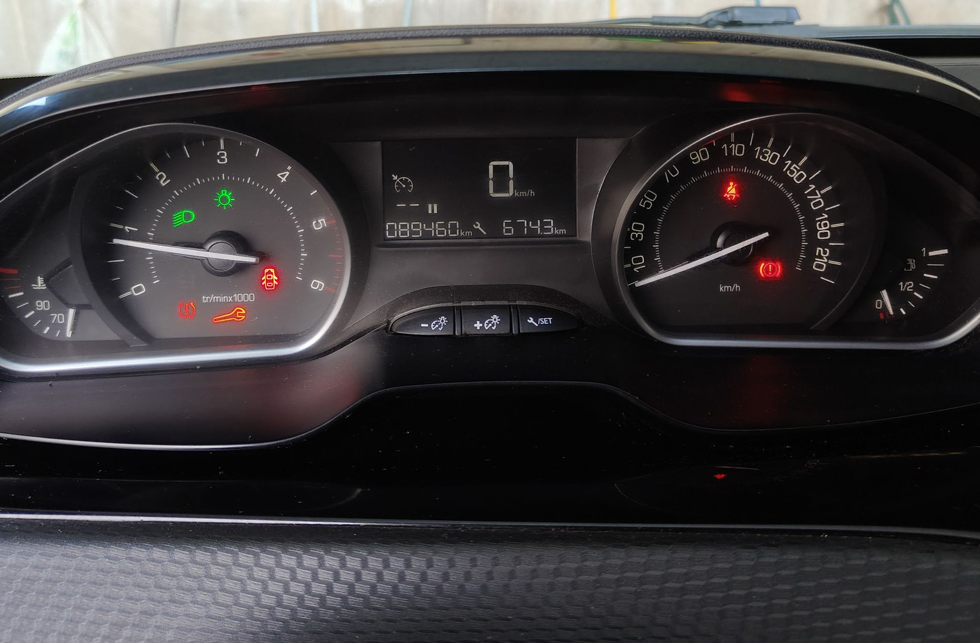 Peugeot 208 1.6 BlueHDi Style S - foto 19