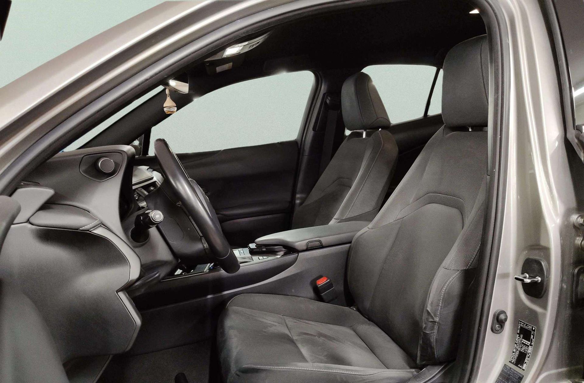 Lexus UX 250h Business 2WD - foto 9