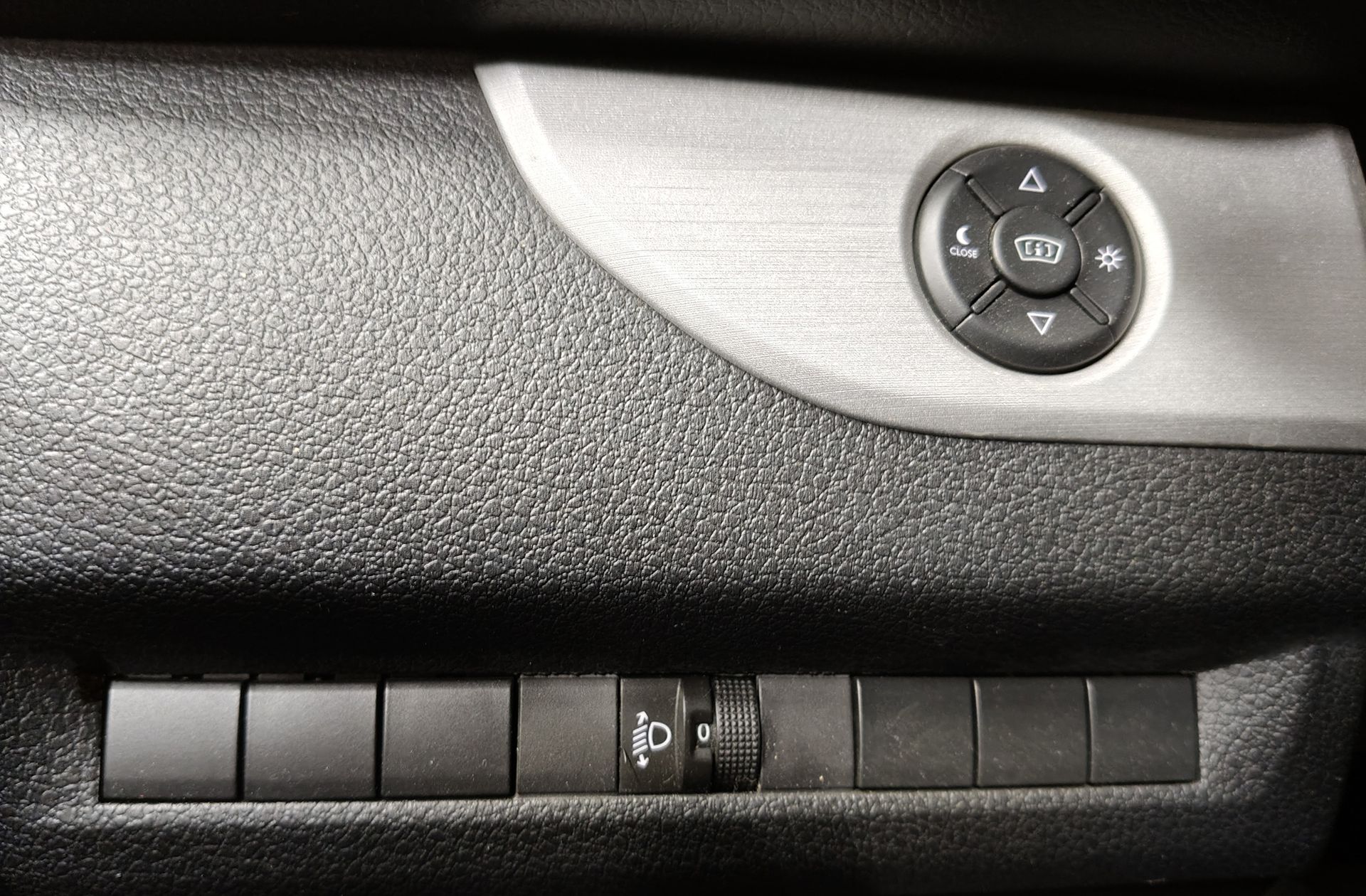 Peugeot Traveller Business VIP Long BlueHDi 7 plazas - foto 37
