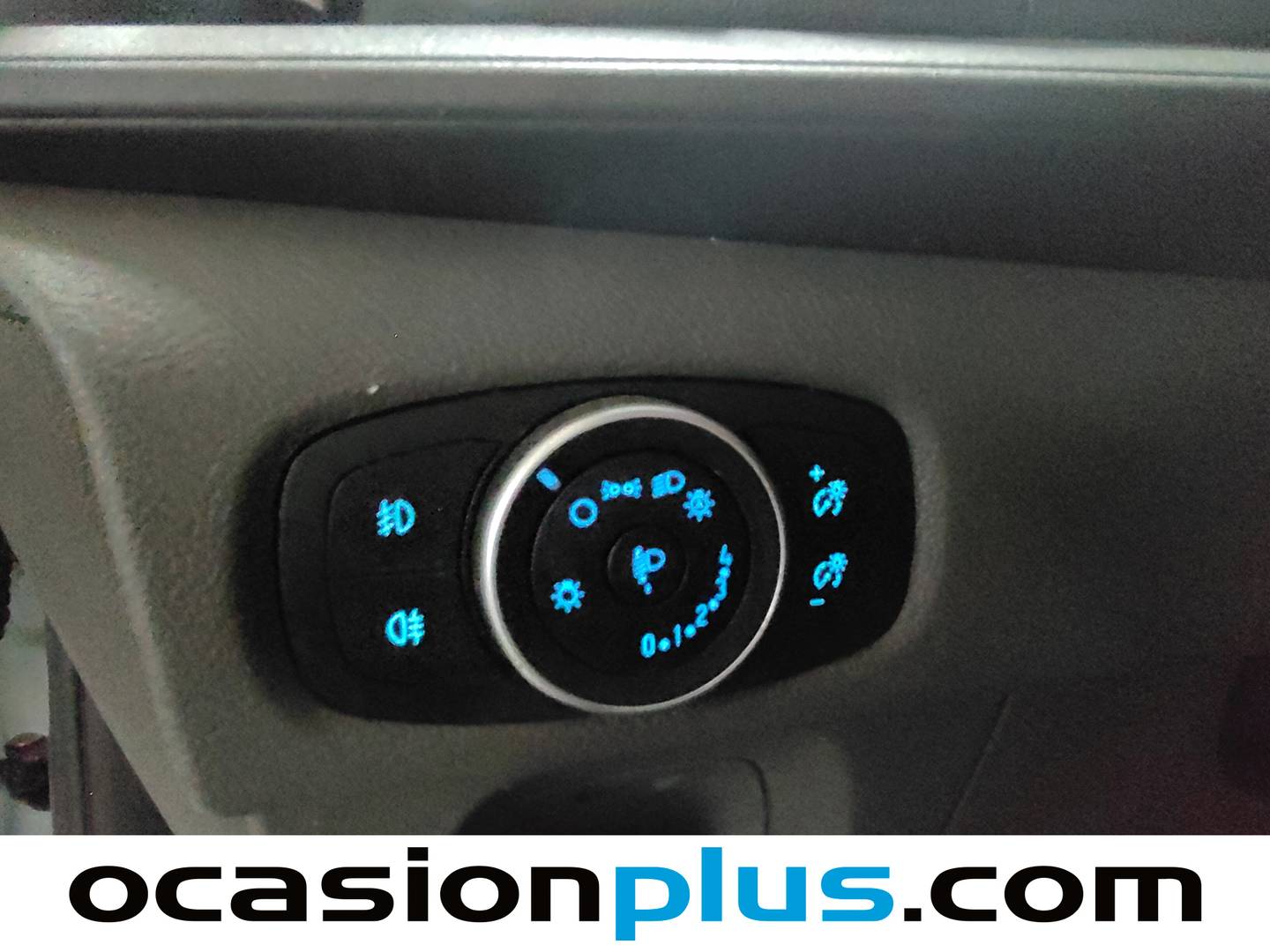 Equipamiento del Ford Transit Custom Ford Transit Custom Kombi 2.0 TDCI 320 L2 Trend (130 CV) 6 Plazas
