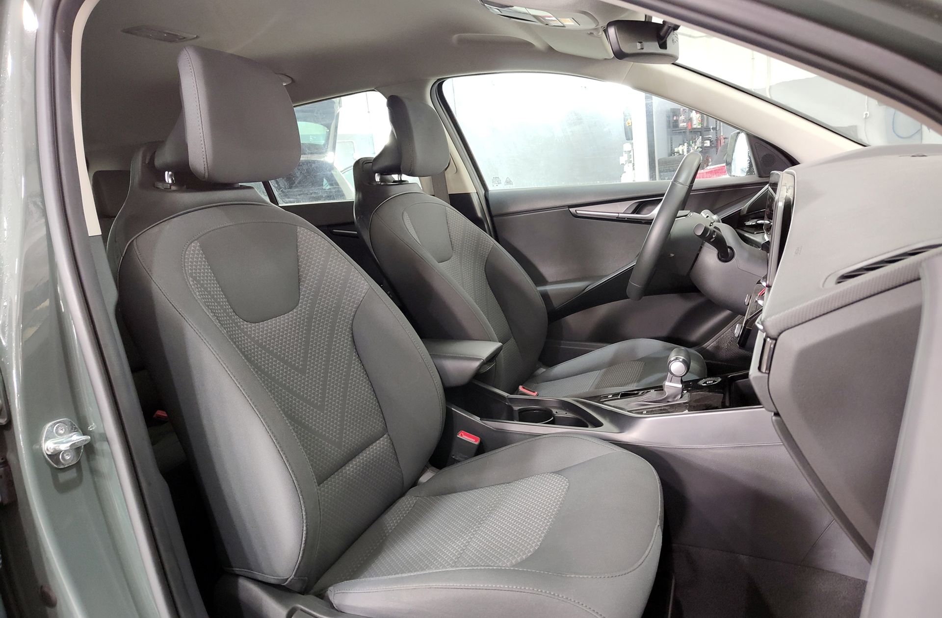 Kia Niro 1.6 GDi HEV Concept - foto 17