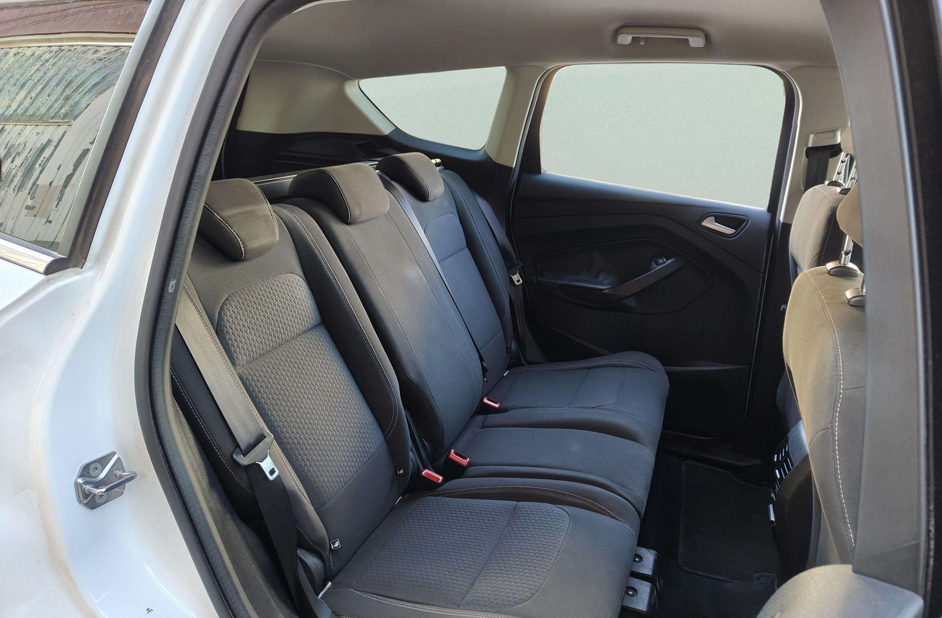 Ford Kuga 1.5 EcoBoost Trend+ 4x2 - foto 18