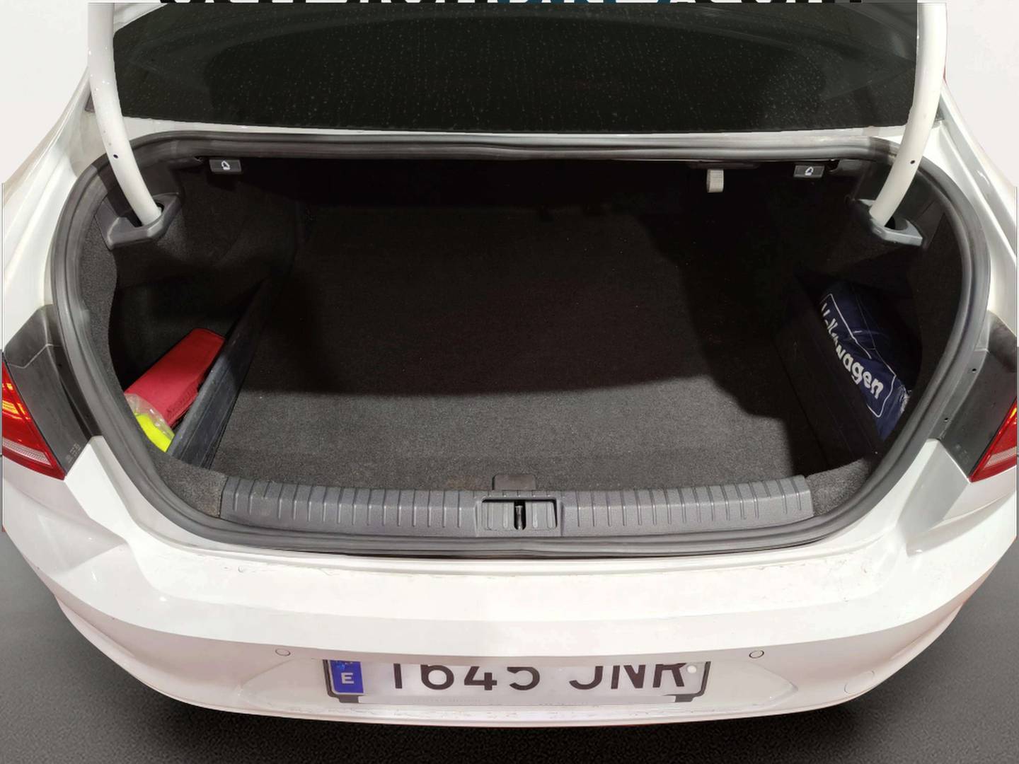 Foto Volkswagen Passat Volkswagen Passat Advance 1.6 TDI BMT (120 CV)