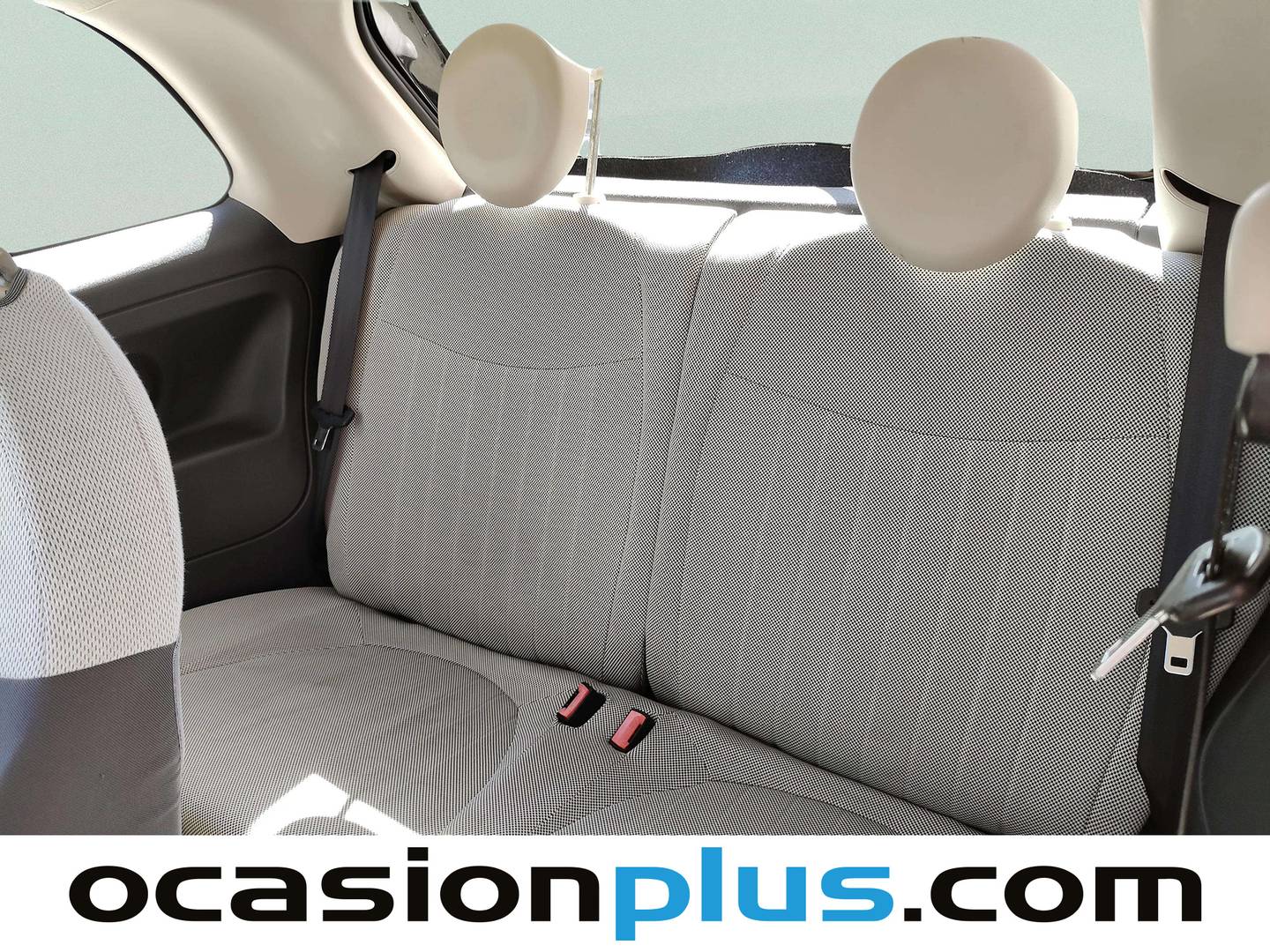 Foto asientos traseros Fiat 500 Fiat 500 1.2 8v Lounge (69 CV)