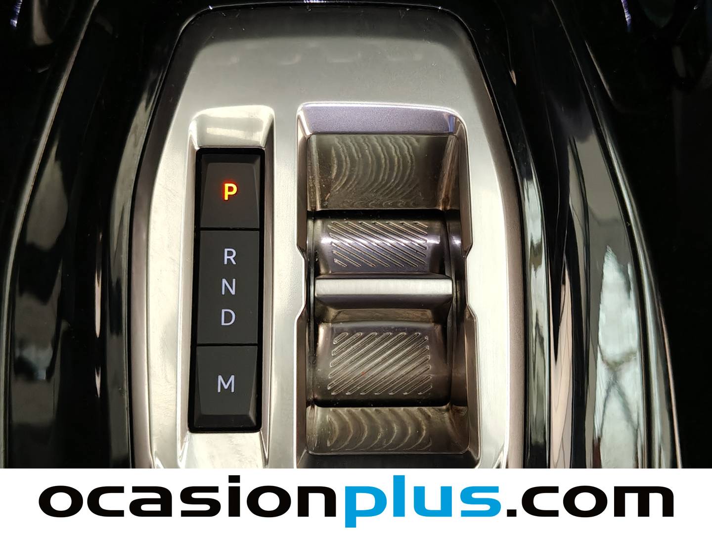 Foto Peugeot 2008 Peugeot 2008 Allure Hybrid eDCS6 (145 CV)