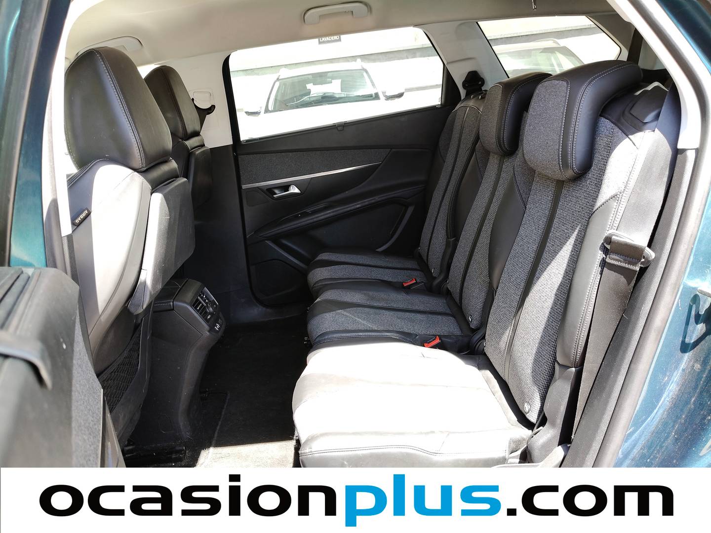 Foto asientos traseros Peugeot 5008 Peugeot 5008 PureTech 130 S&S Allure (130 CV) 7 Plazas