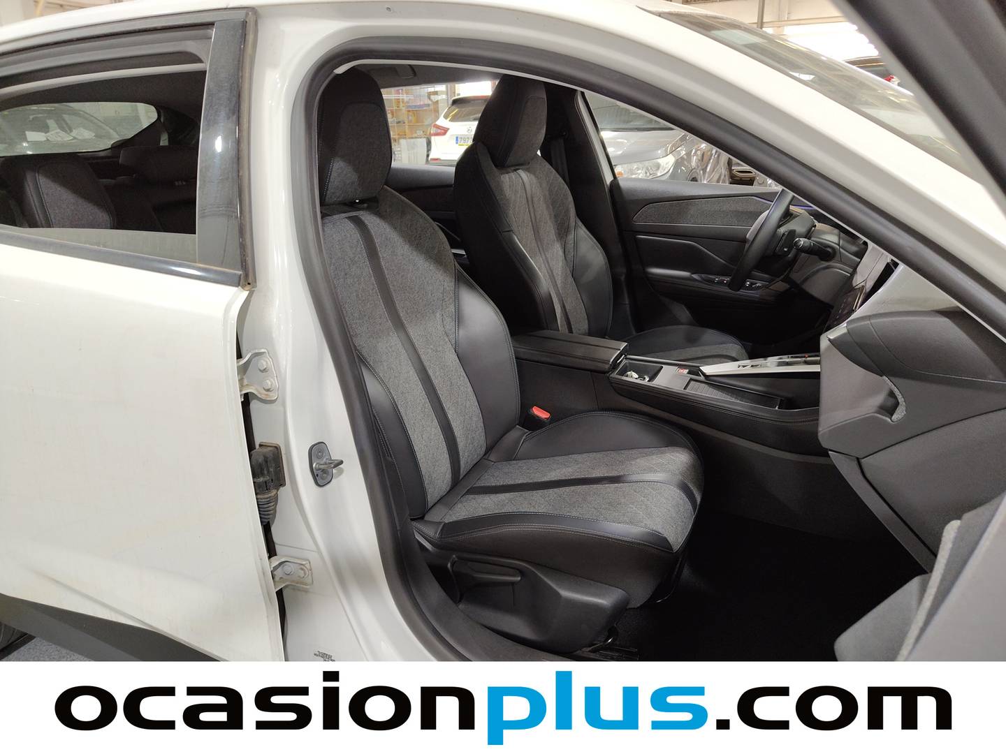 Foto Peugeot 408 Peugeot 408 Puretech 130 Allure Pack EAT8  (130 CV)