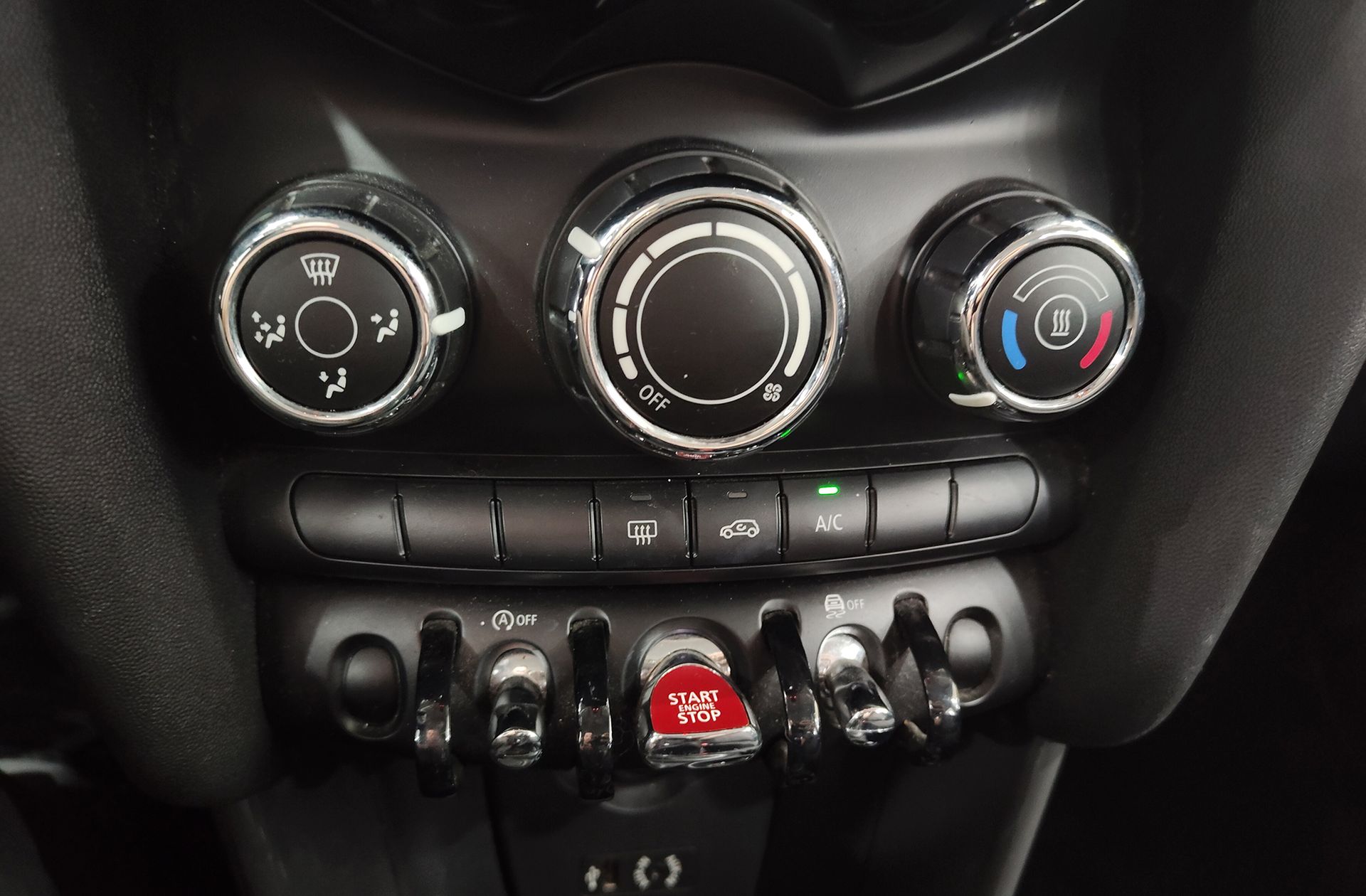MINI Cooper One D - foto 27