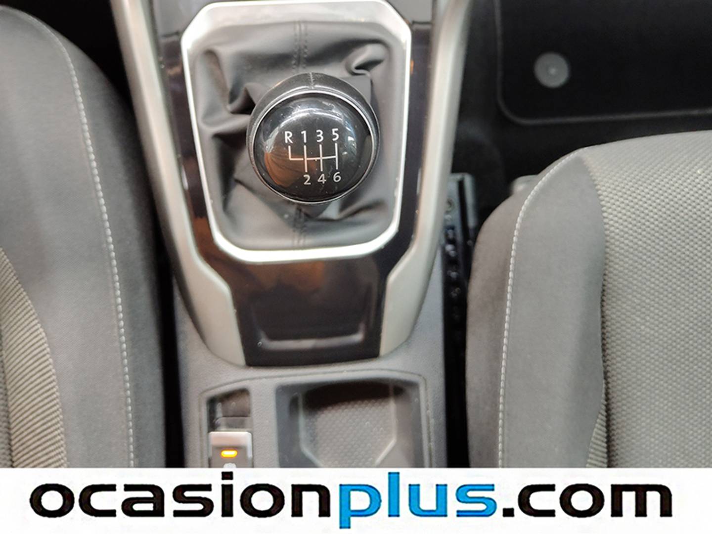 Foto Volkswagen T-Roc Volkswagen T-Roc Advance R-Line 1.0 TSI (110 CV)