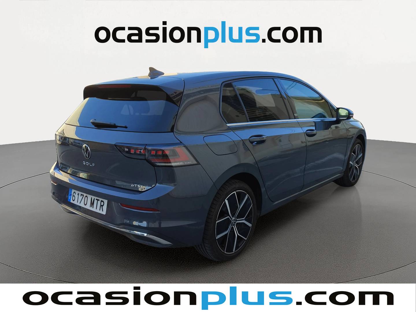 Foto trasera Volkswagen Golf Volkswagen Golf 1.5 eTSI  (116 CV) DSG derecha