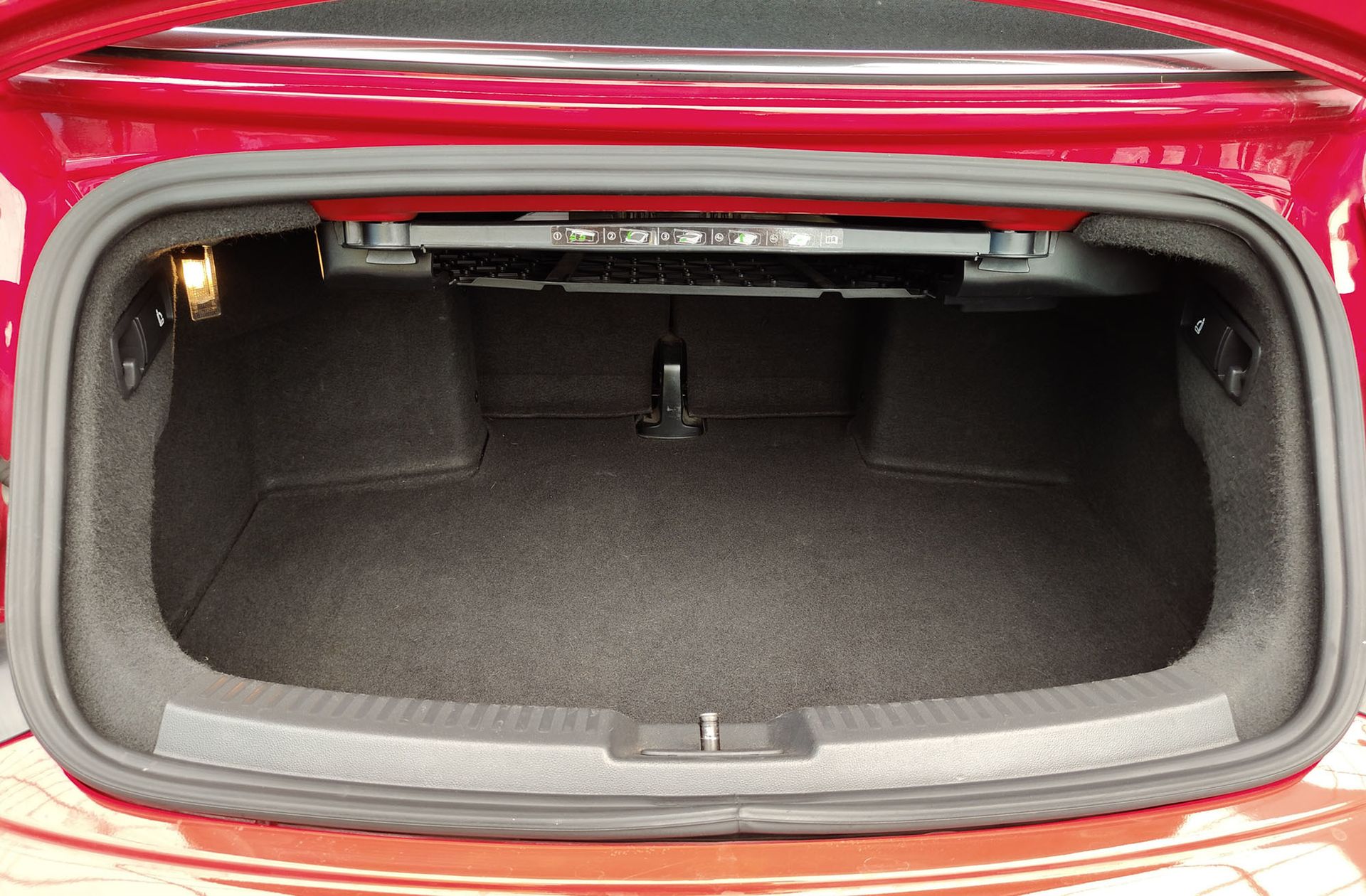 Volkswagen Beetle Cabrio Design 2.0 TDI BMT - foto 12