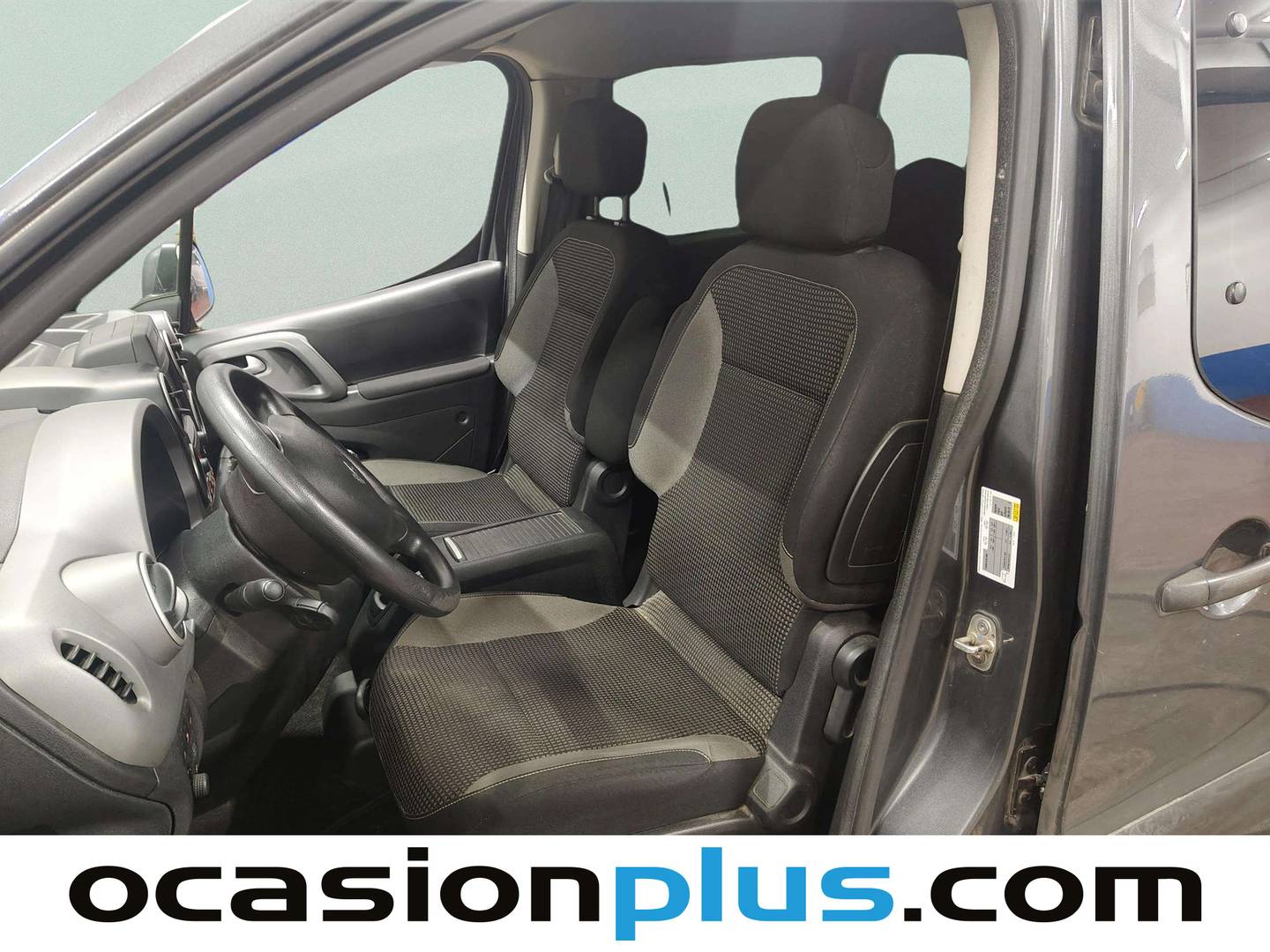 Foto asientos delanteros Peugeot Partner Peugeot Partner Tepee Combi 1.2 PureTech Adventure Edition (110 CV)
