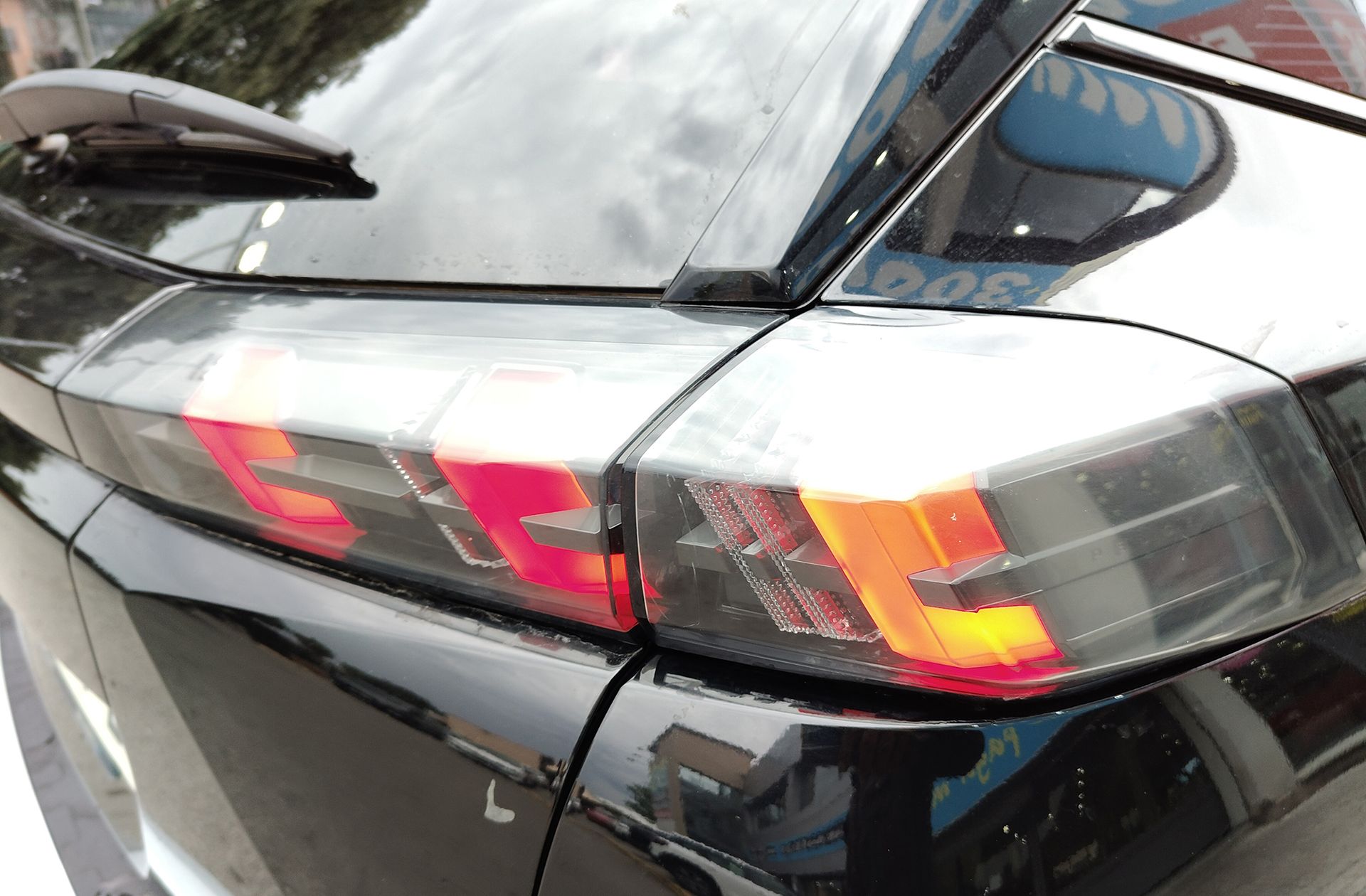 Peugeot 2008 PureTech 130 GT EAT8 - foto 18
