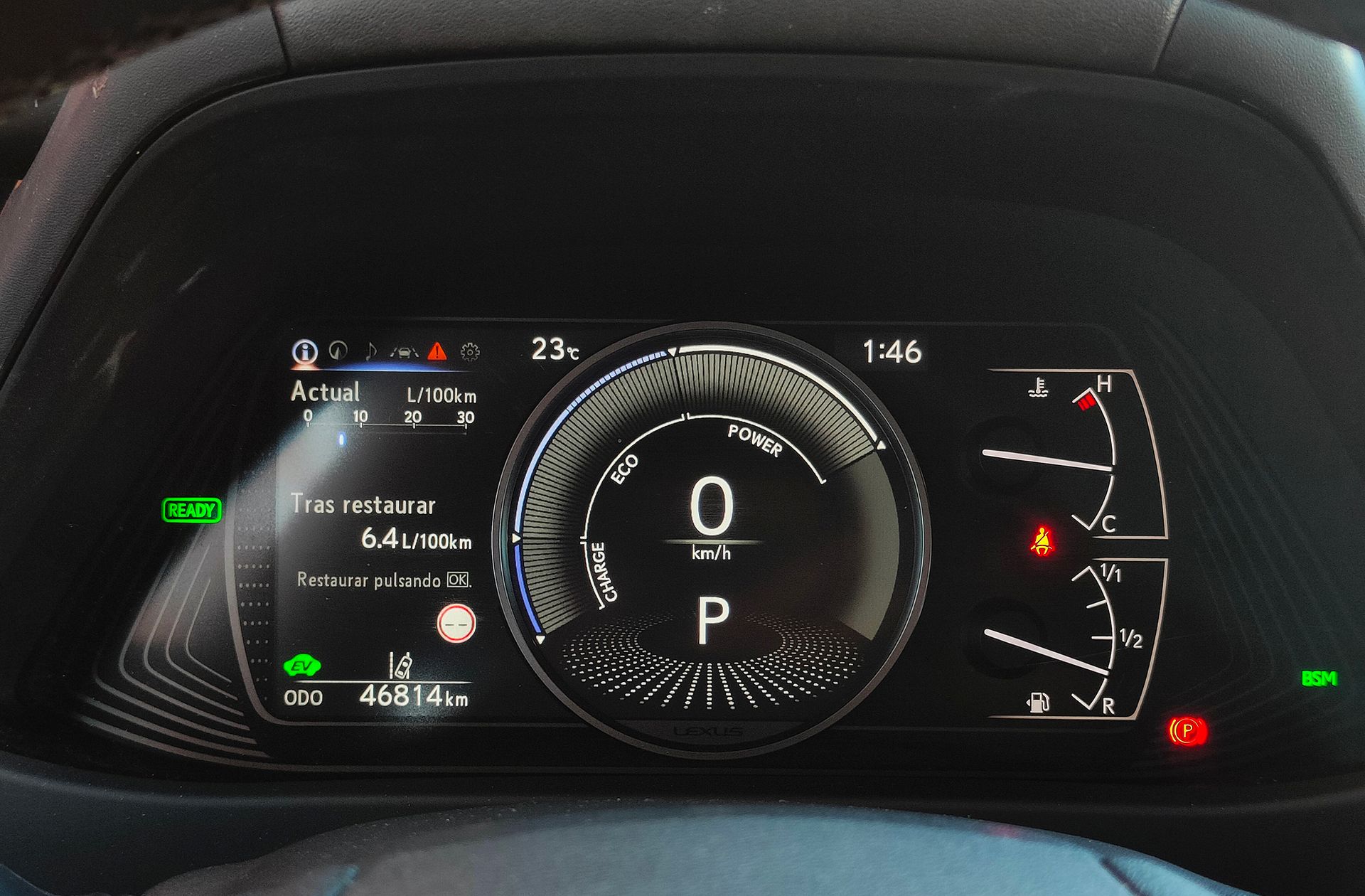 Lexus UX 250h Premium - foto 24