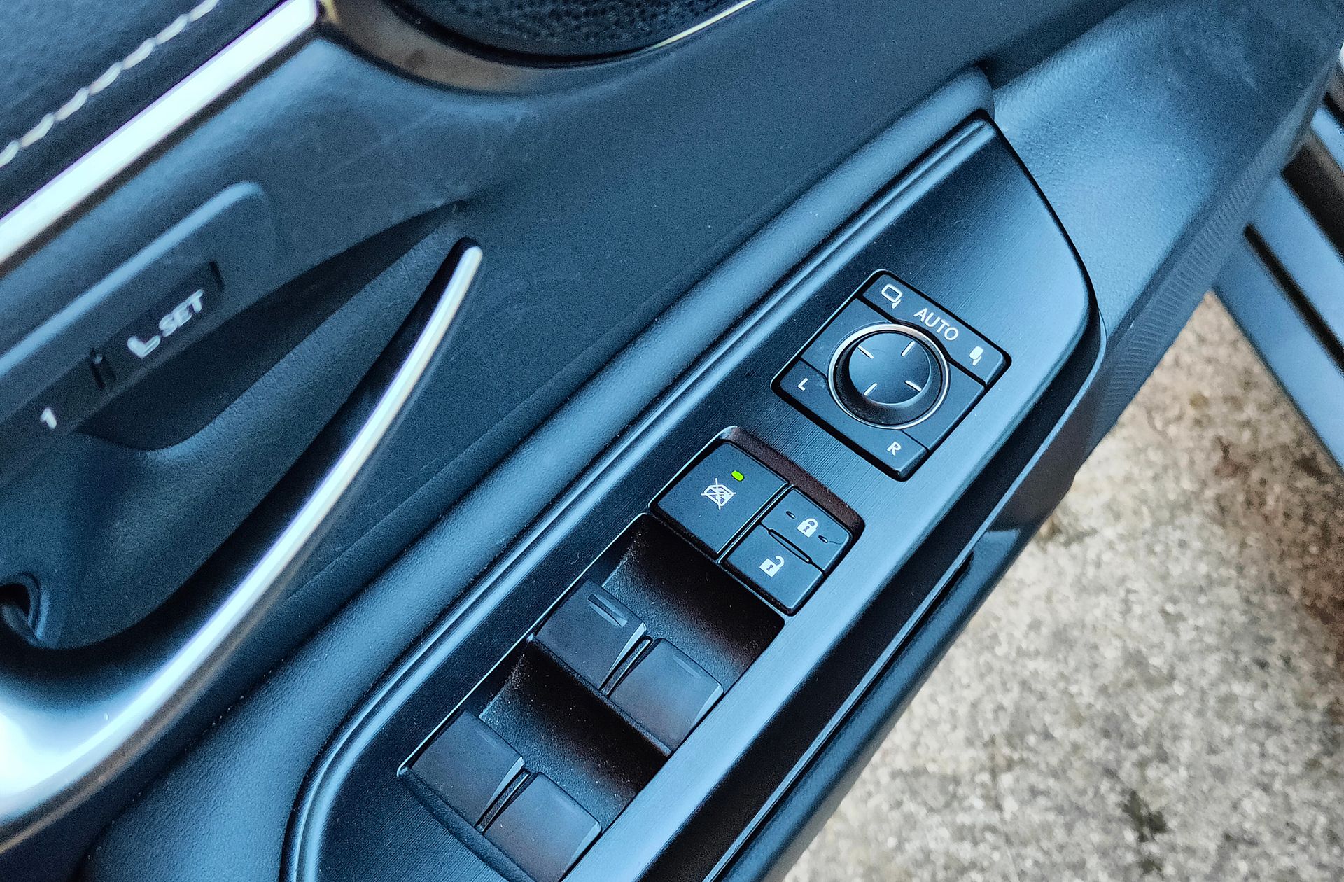 Lexus ES 300h F Sport - foto 37