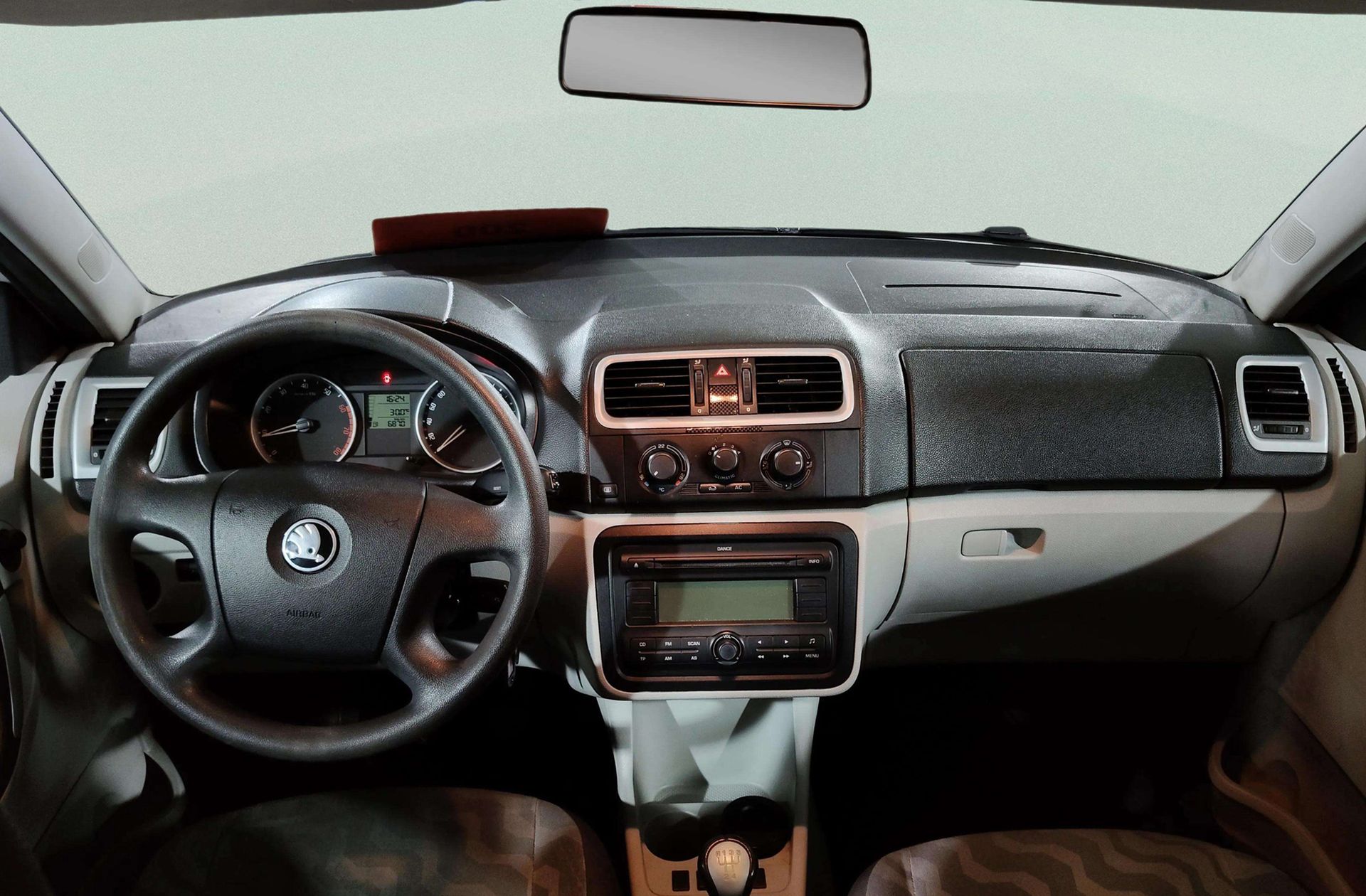 Škoda Fabia 1.2 Young - foto 6