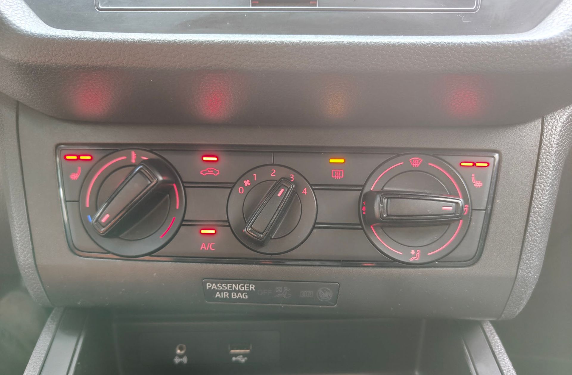SEAT Arona 1.0 TGI GNC Reference Edition - foto 29