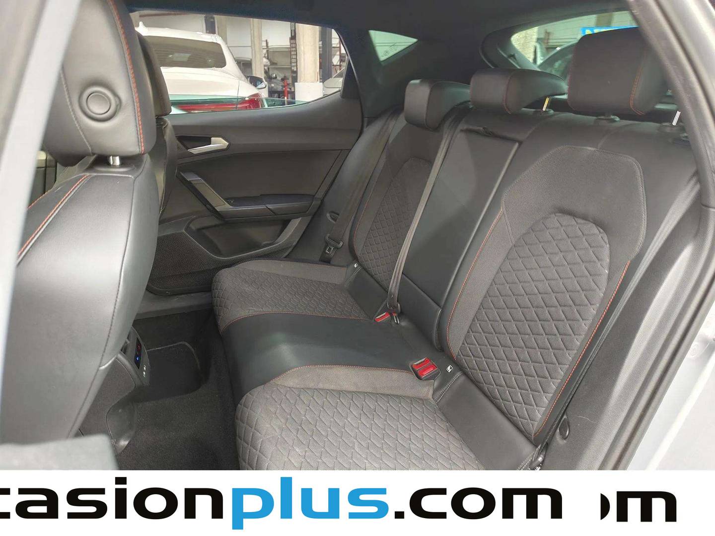 Foto asientos traseros Seat León SEAT León 2.0 TDI S&S FR Go L DSG (150 CV)