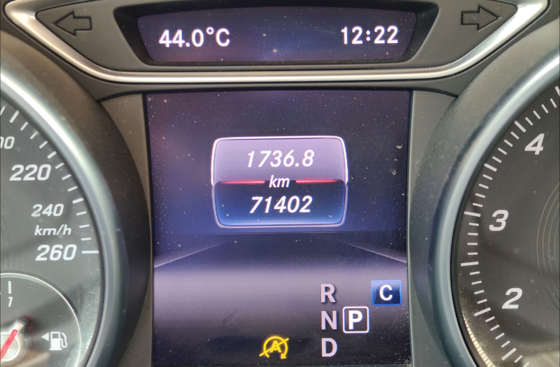Mercedes-Benz GLA 180 - foto 13