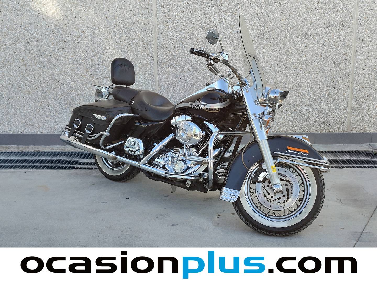 Foto delantera Harley-Davidson Road King Classic Harley-Davidson Road King Classic (64 CV) derecha