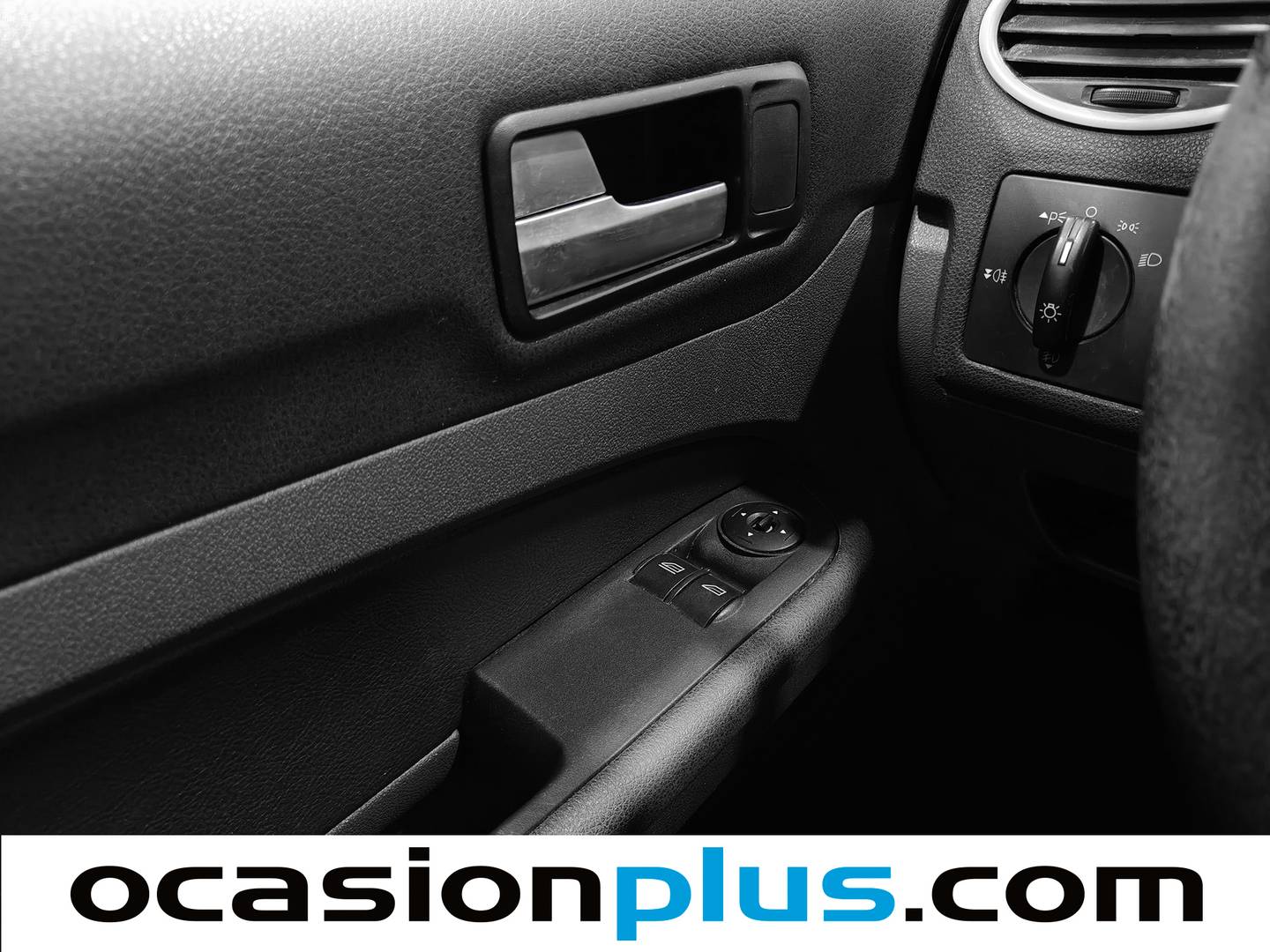 Accesorios del Ford Focus Ford Focus 1.6 Trend (100 CV)