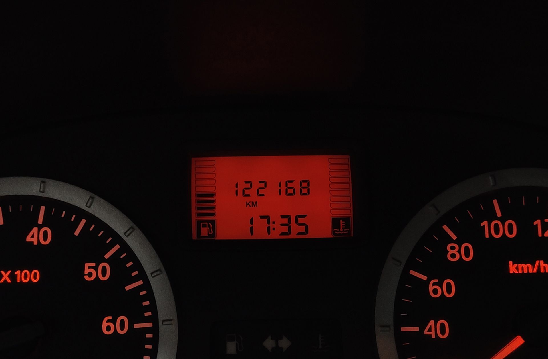 Dacia Logan 1.6 Laureate - foto 7