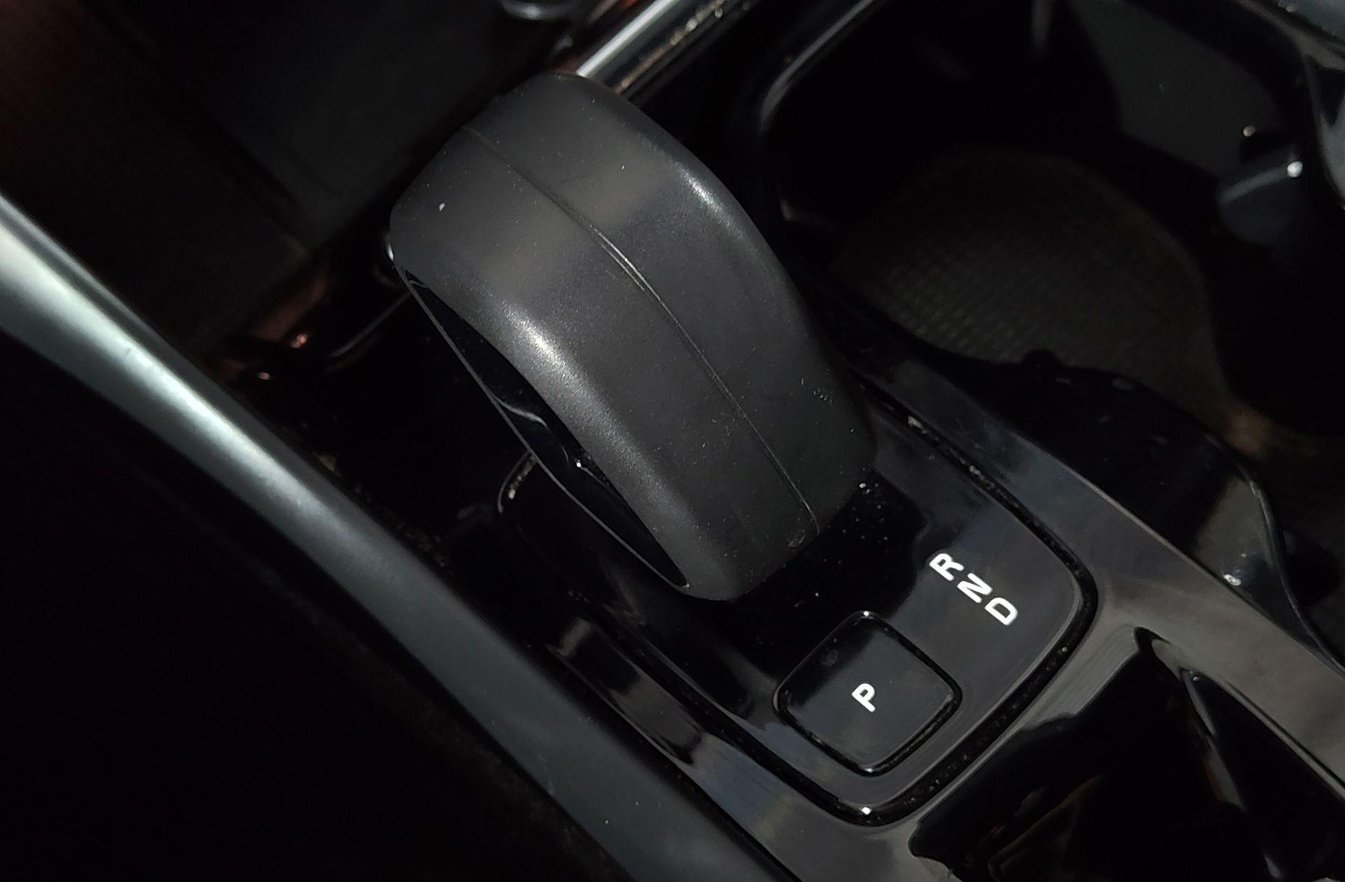 Volvo XC40 B3 Gasolina Mild hybrid Plus Dark - foto 5