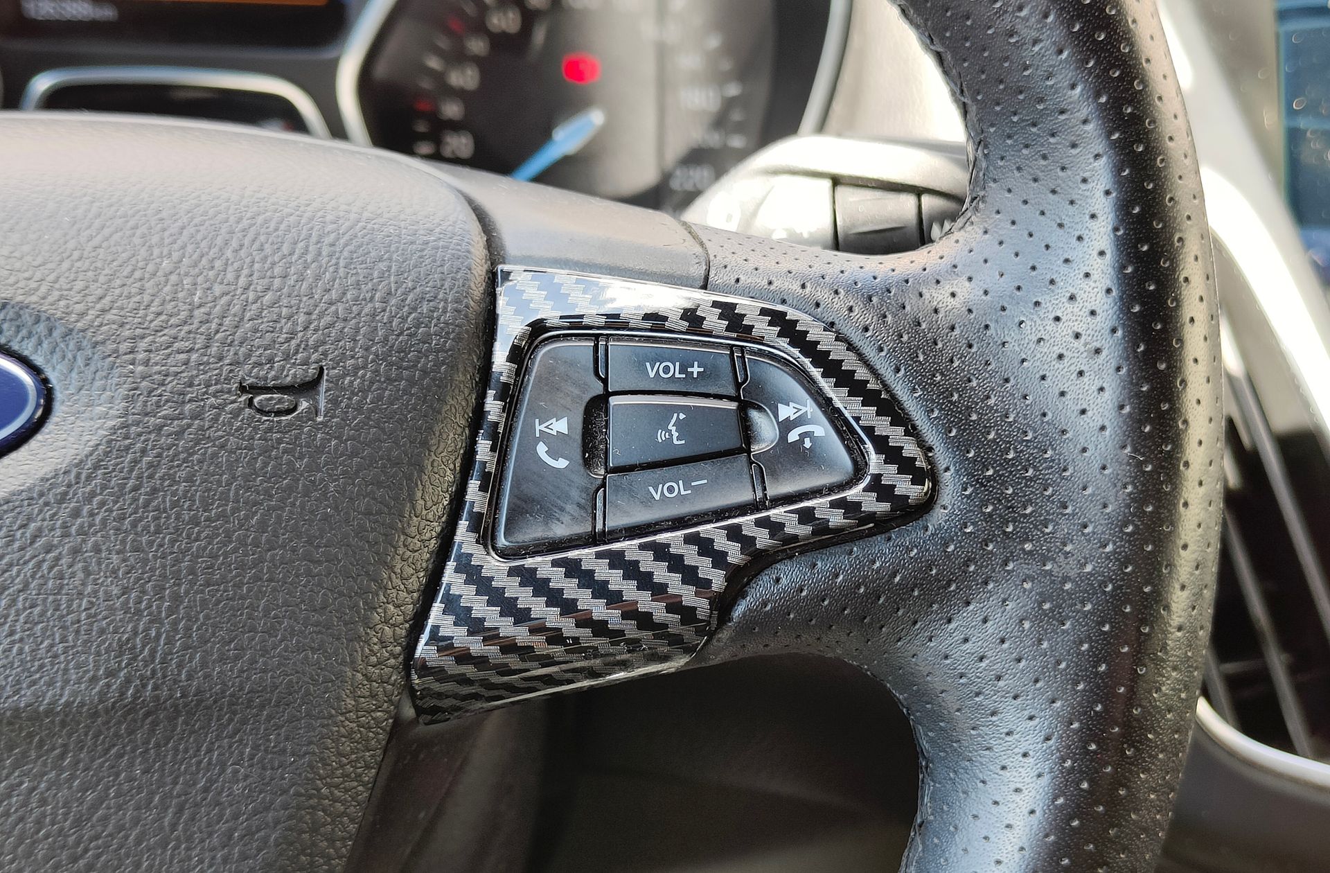 Ford Focus 1.5 EcoBoost ST-Line - foto 31