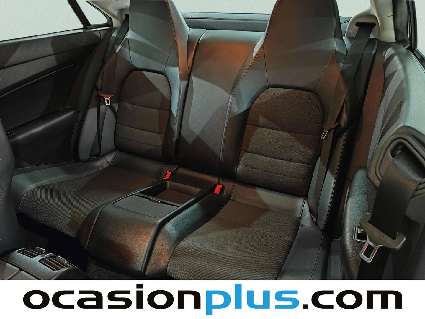 Foto Mercedes Clase E Mercedes-Benz Clase E E 220 CDI Coupe Blue Efficiency Avantgarde (170 CV) Paquete AMG