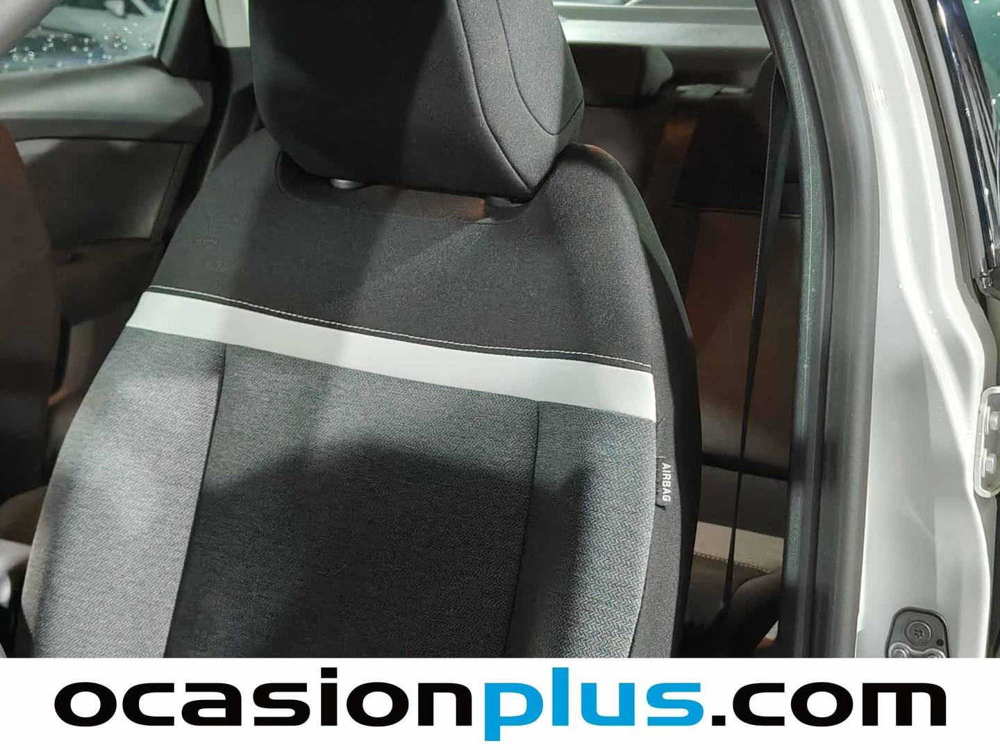 Foto Citroën C4 X Citroen C4 X PureTech 100 S&S 6v You (102 CV)