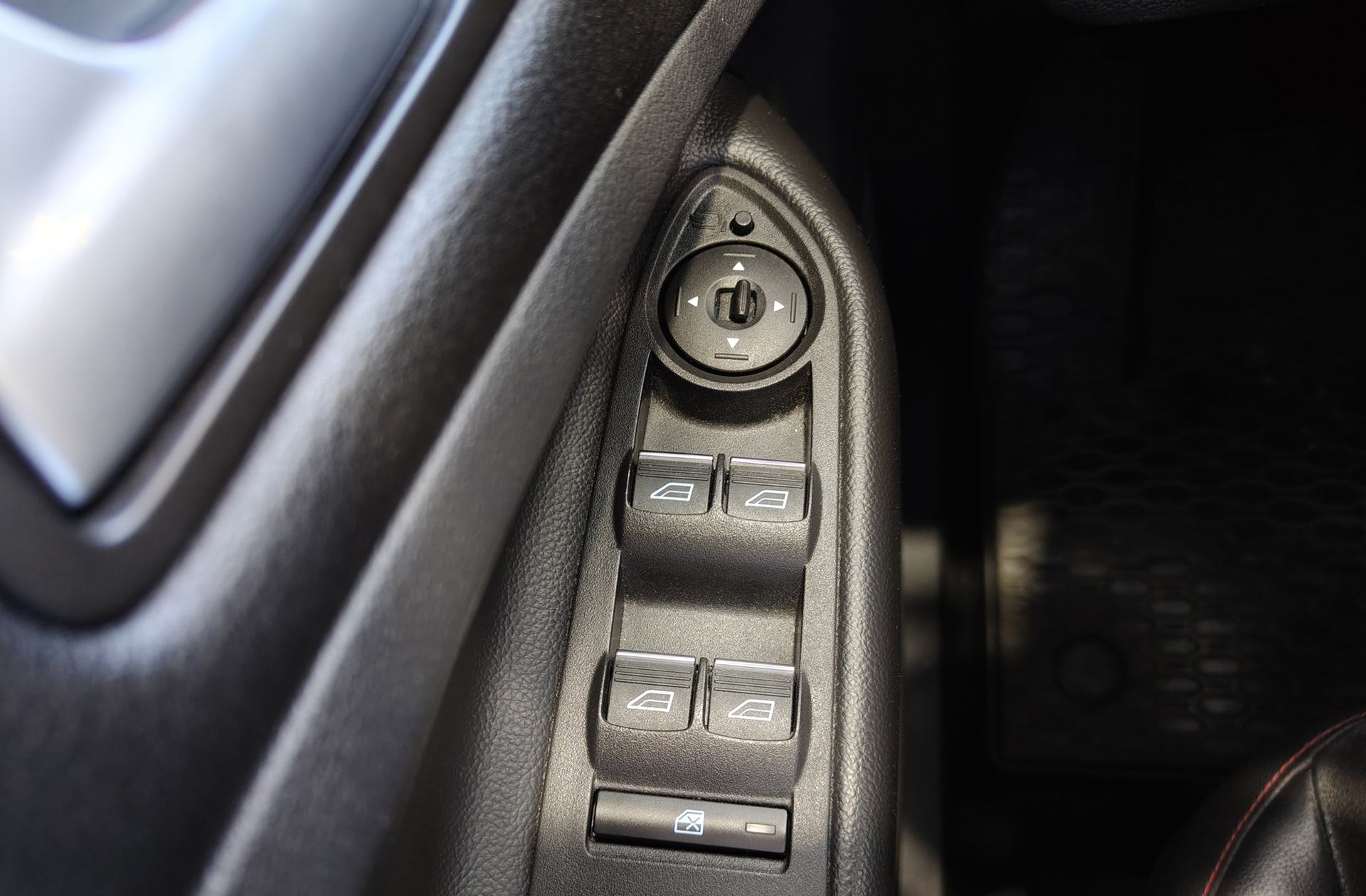 Ford Kuga 2.0 TDCi ST-Line 4x4 Powershift - foto 45
