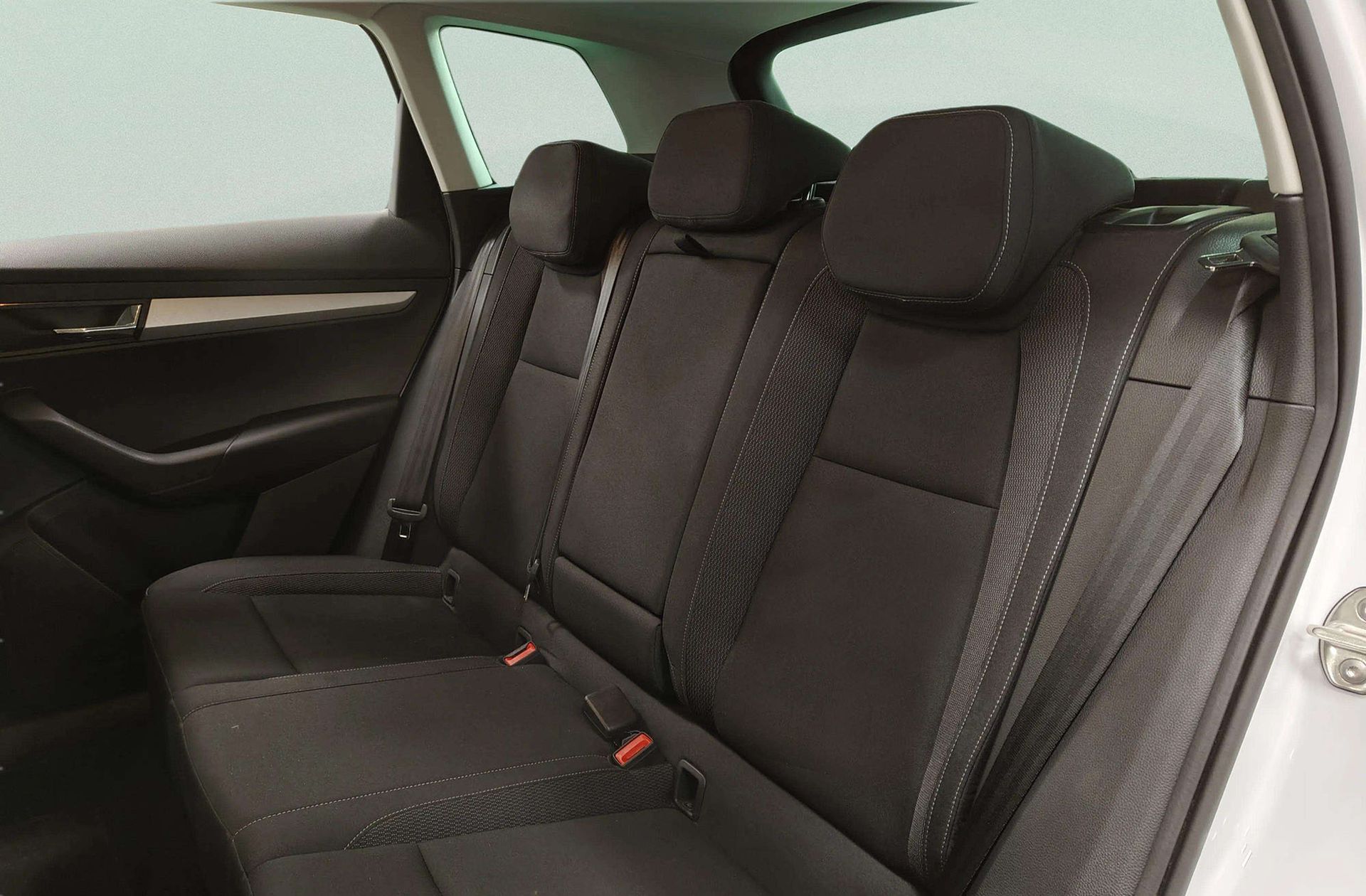 Škoda Karoq 2.0 TDI Selection - foto 13