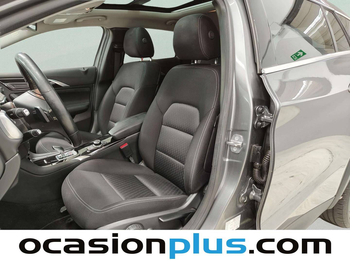 Foto asientos delanteros Infiniti QX30 Infiniti QX30 2.2D Premium AWD 7DCT (170 CV)