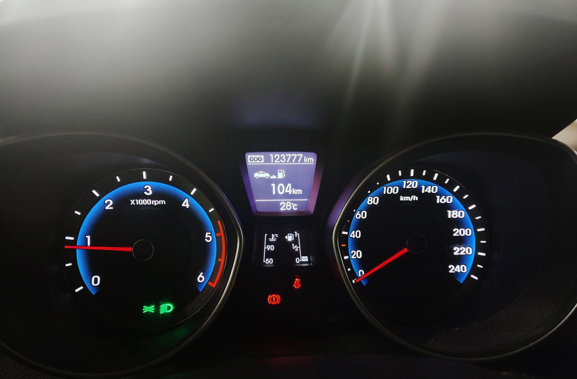 Hyundai i30 1.6 CRDi BlueDrive Tecno - foto 20