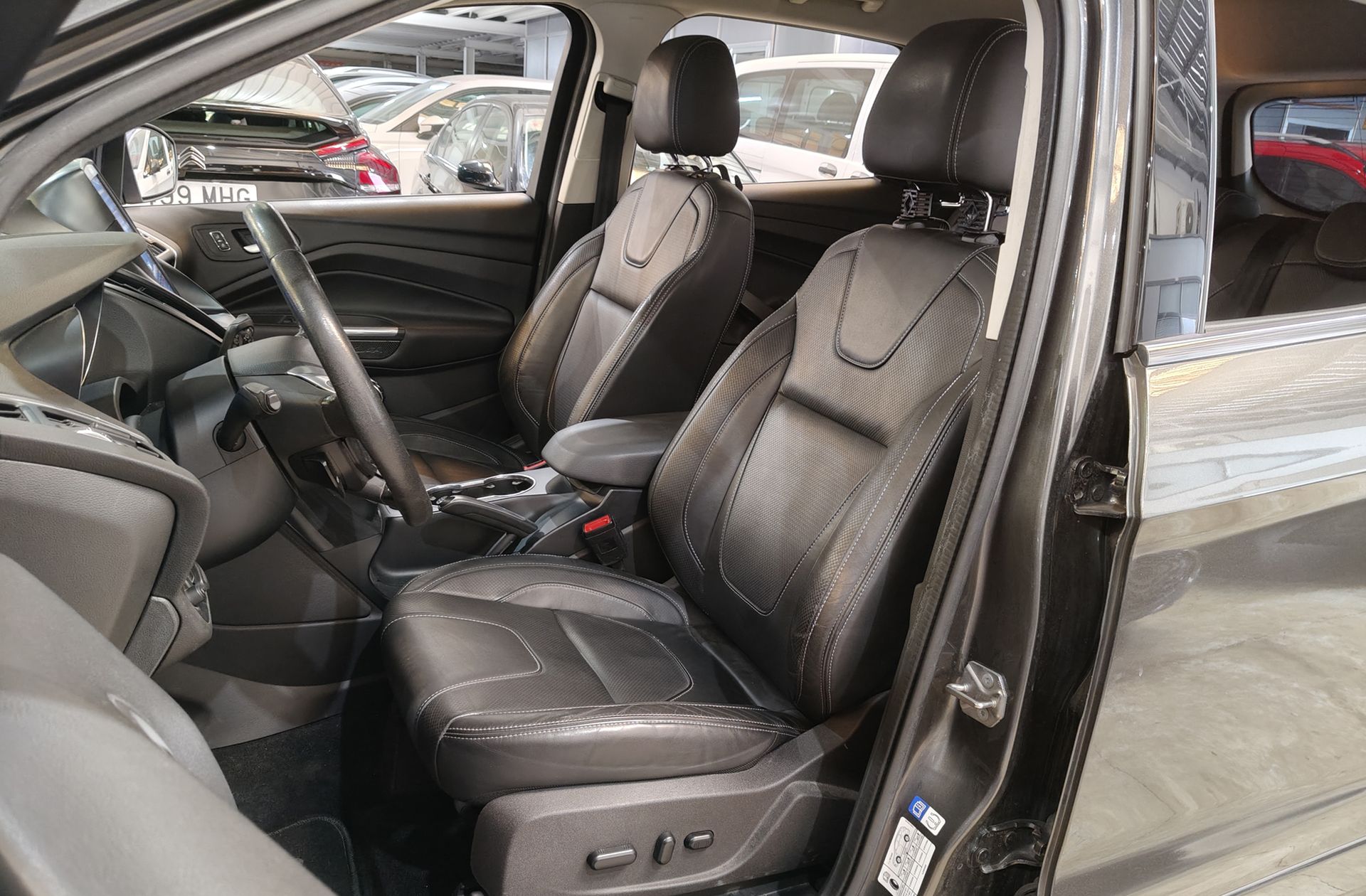 Ford Kuga 2.0 TDCi Titanium S 4x4 - foto 12