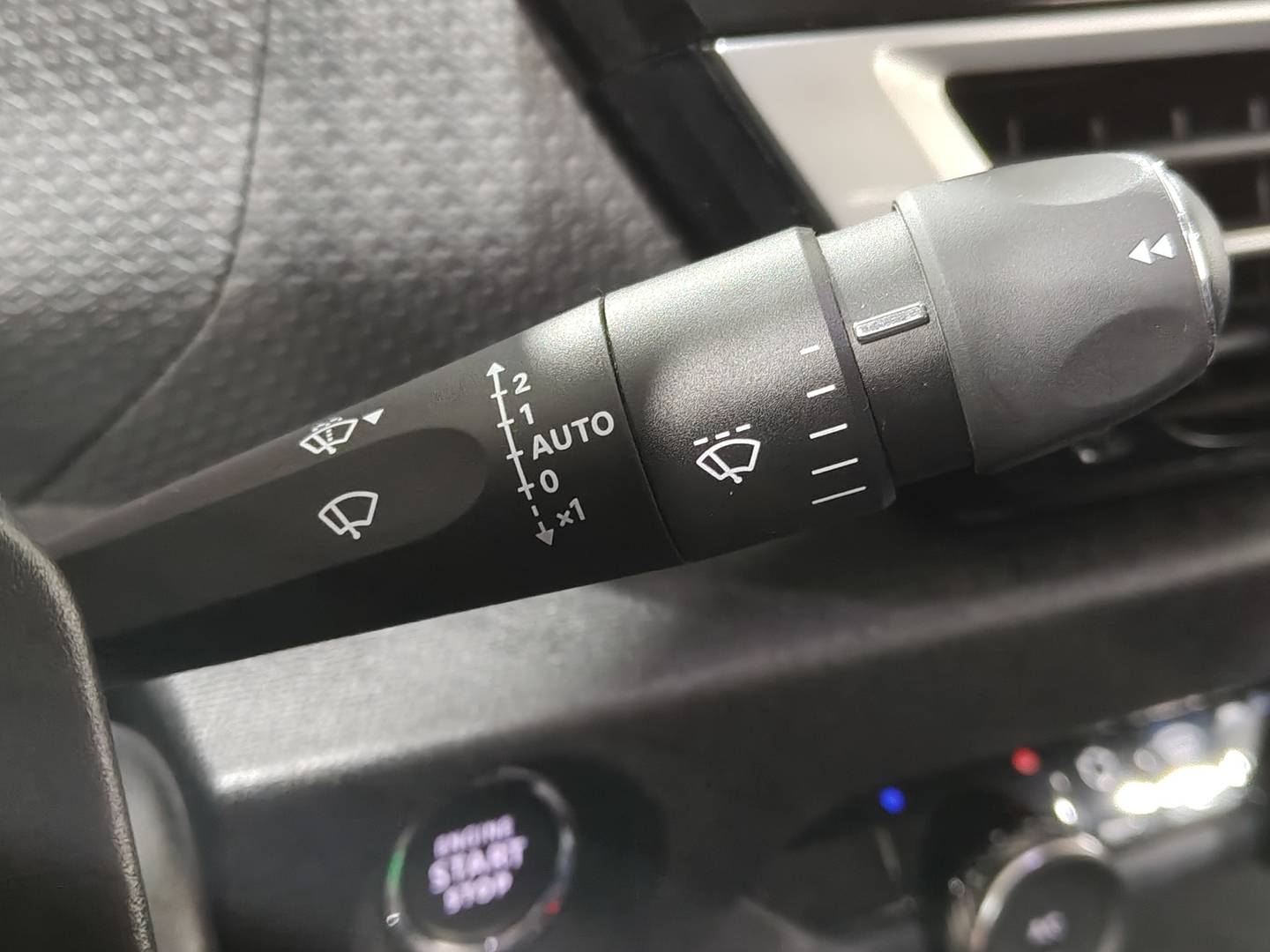 Foto Citroën C4 Citroen C4 BlueHDi 130 S&S Feel Pack EAT8 (130 CV)