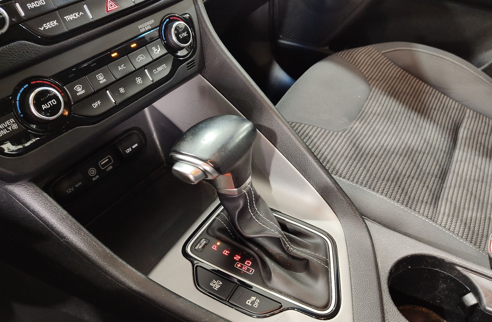Kia Niro 1.6 GDi PHEV Híbrido Drive - foto 5