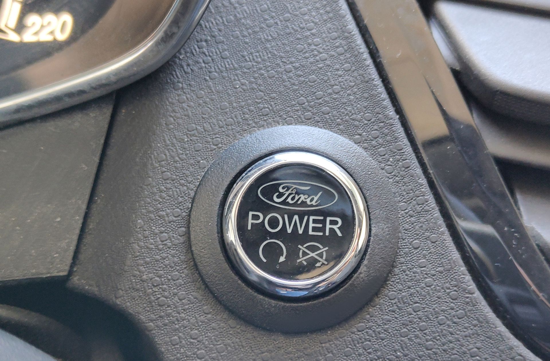 Ford Fiesta 1.0 EcoBoost Titanium - foto 29