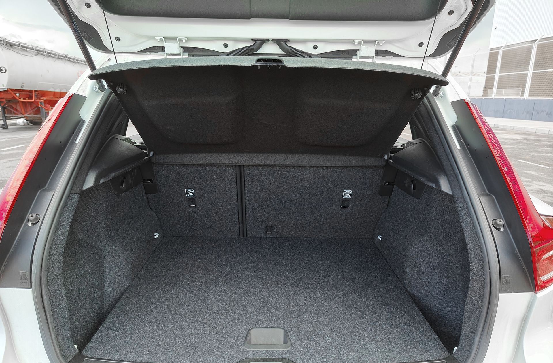 Volvo XC40 D4 AWD - foto 16