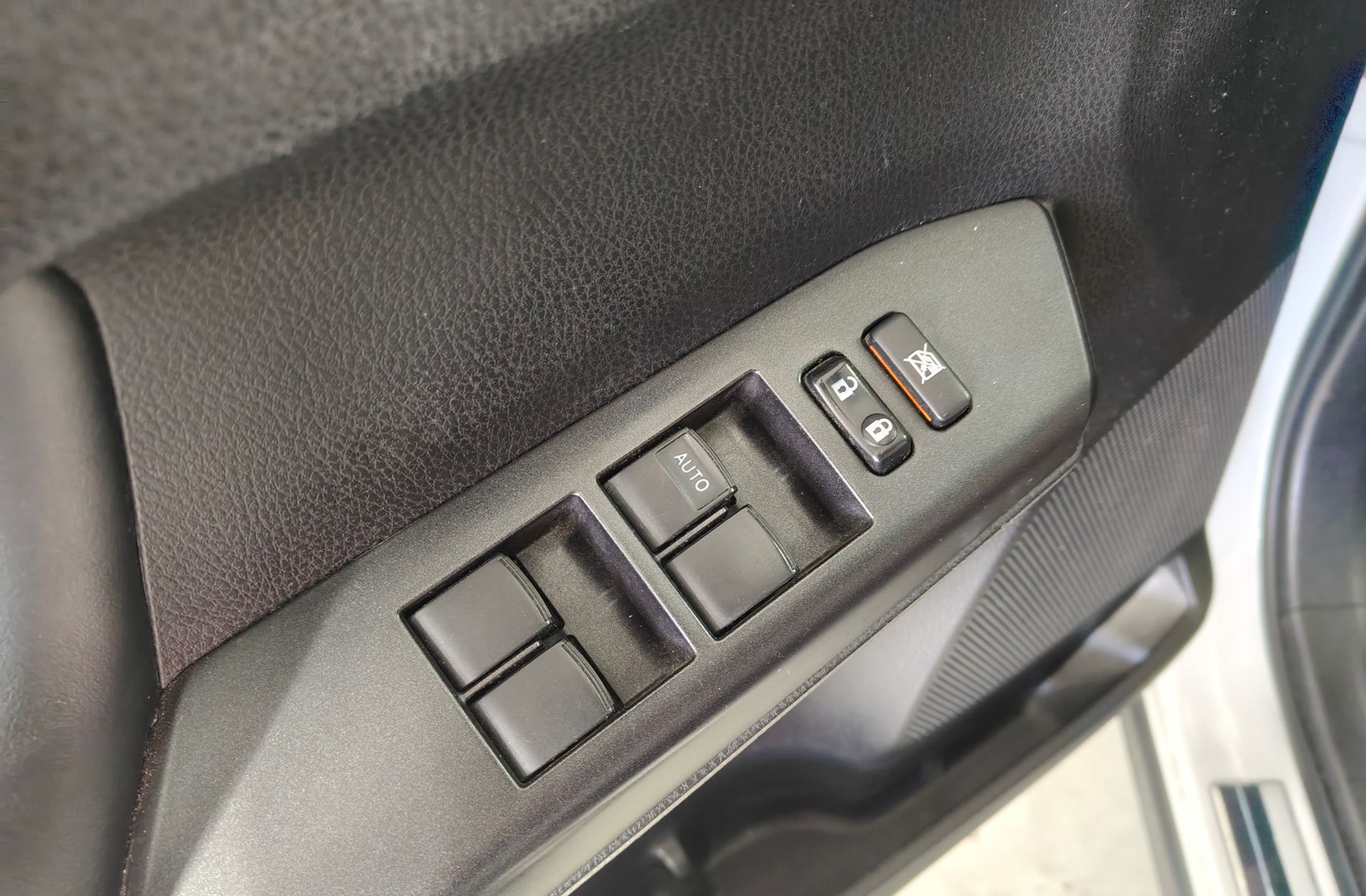 Toyota RAV4 2.5l hybrid Advance 4WD - foto 31