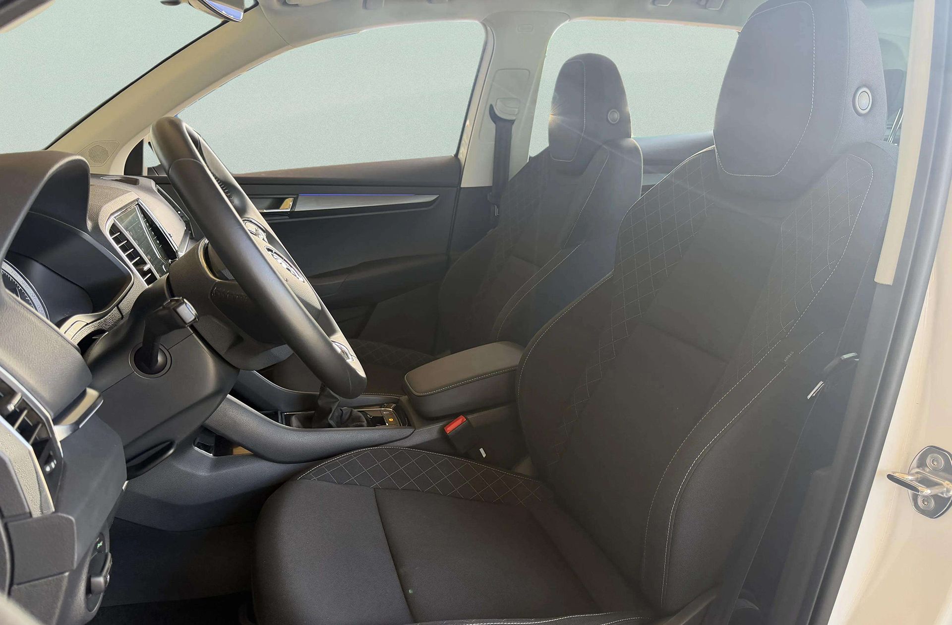 Škoda Karoq 1.0 TSI Ambition - foto 10