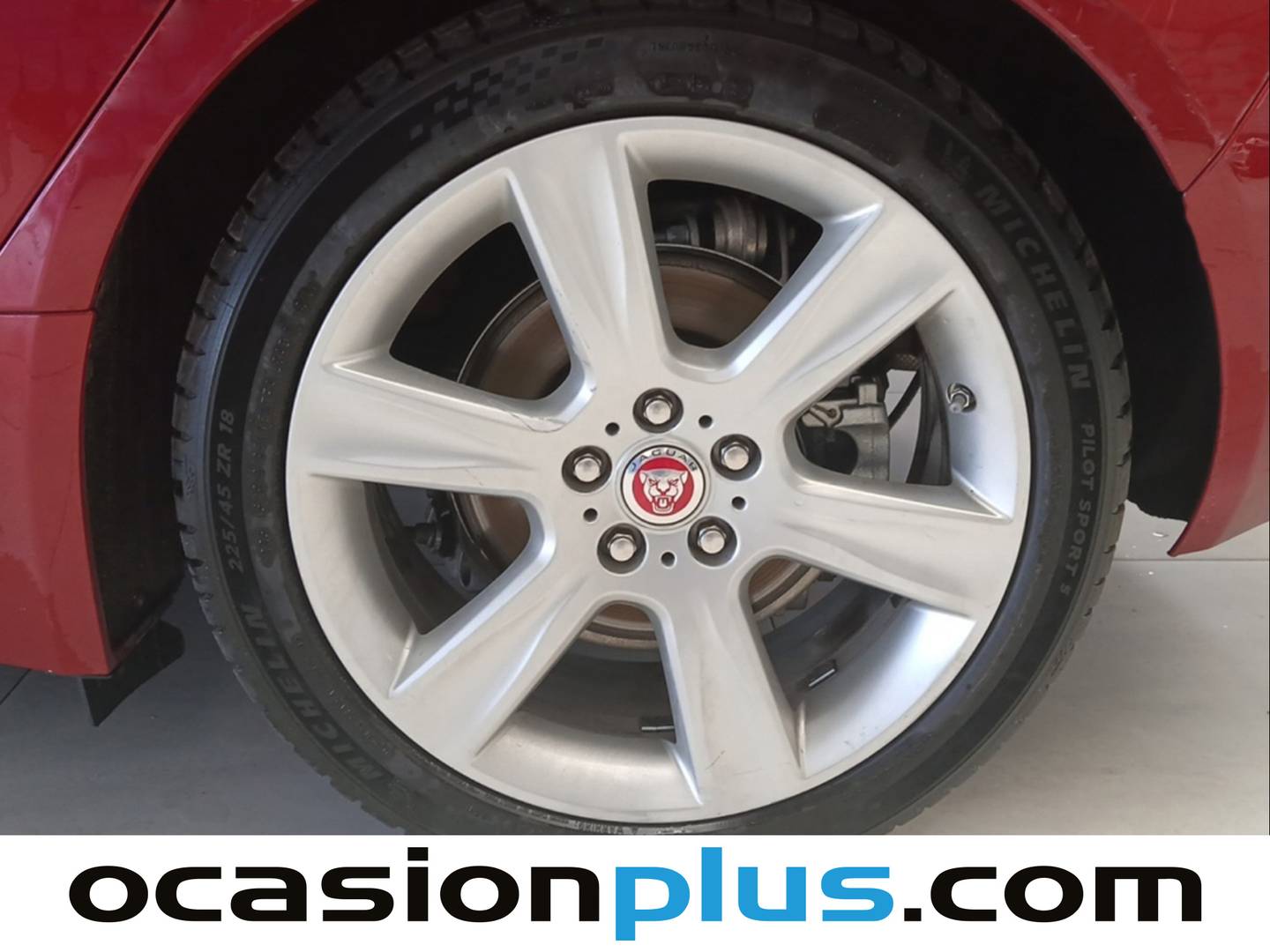 Foto Jaguar XE Jaguar XE 2.0 Diesel Pure RWD Auto (180 CV)