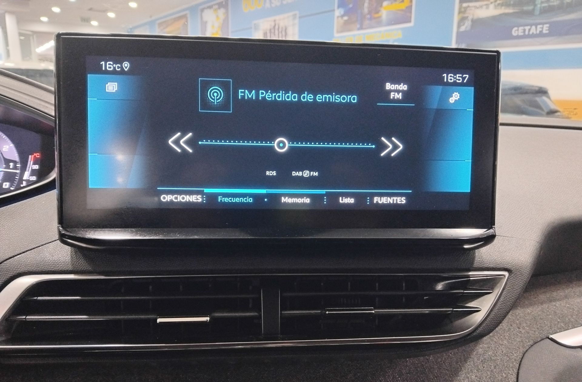 Peugeot 5008 PureTech 130 Allure Pack EAT8 7 plazas - foto 33
