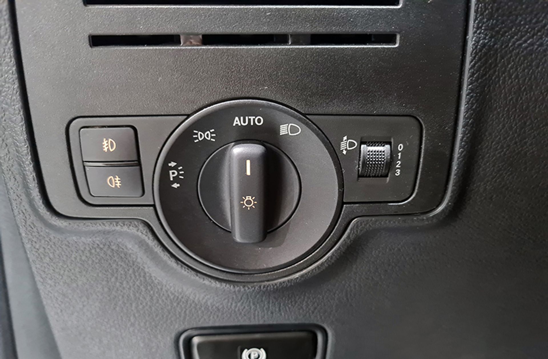 Mercedes-Benz Vito Furgon e-Vito 111 Larga - foto 23