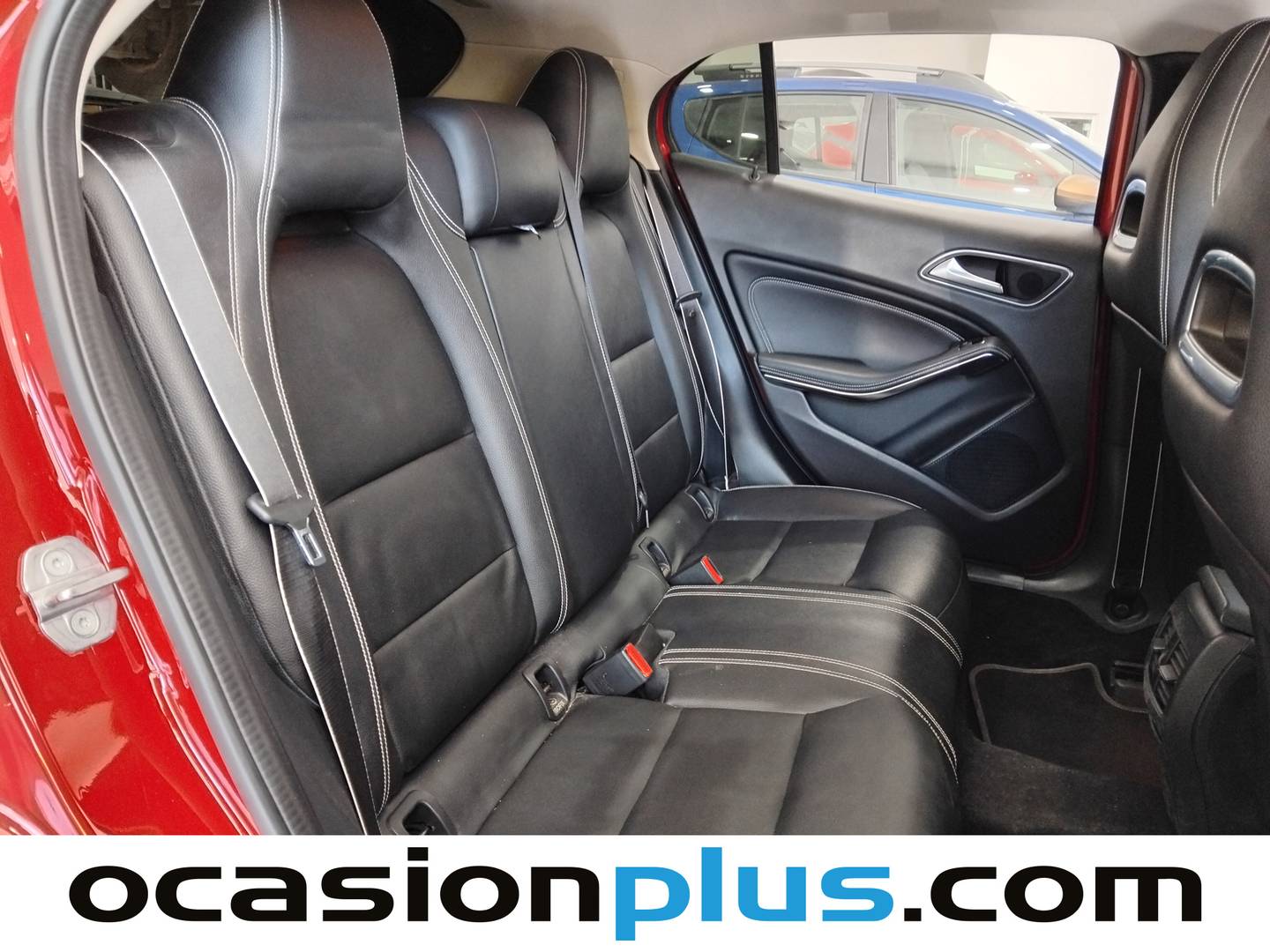 Foto asientos traseros Mercedes GLA Mercedes-Benz GLA 180 (122 CV)