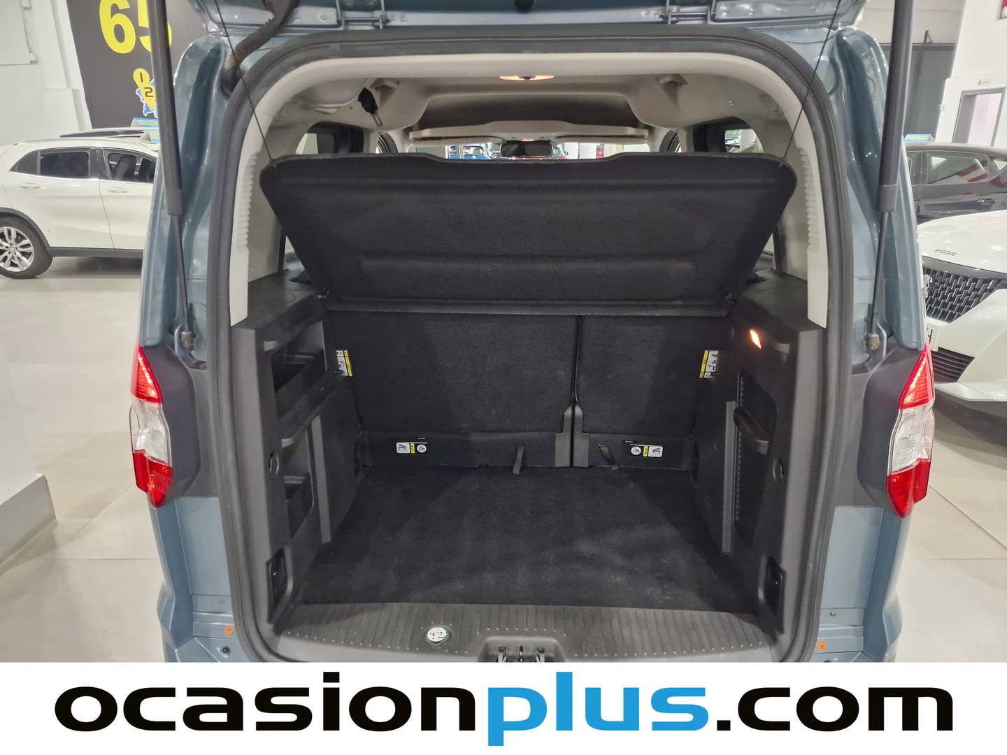 Fotos maletero Ford Tourneo Courier Ford Tourneo Courier 1.0 EcoBoost Titanium (100 CV)