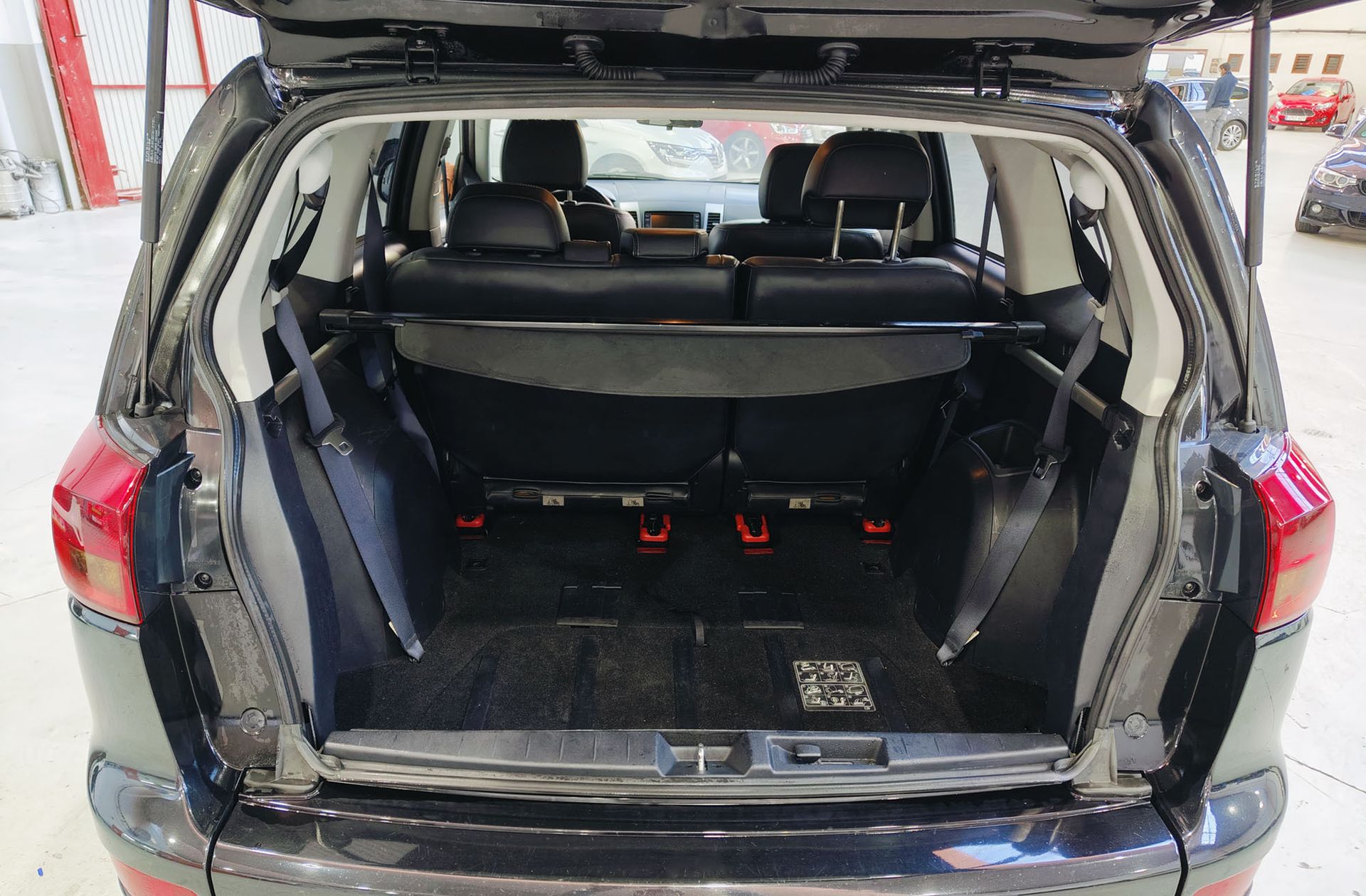 Peugeot 4007 2.2 HDi Sport Pack DCS 7 plazas - foto 17