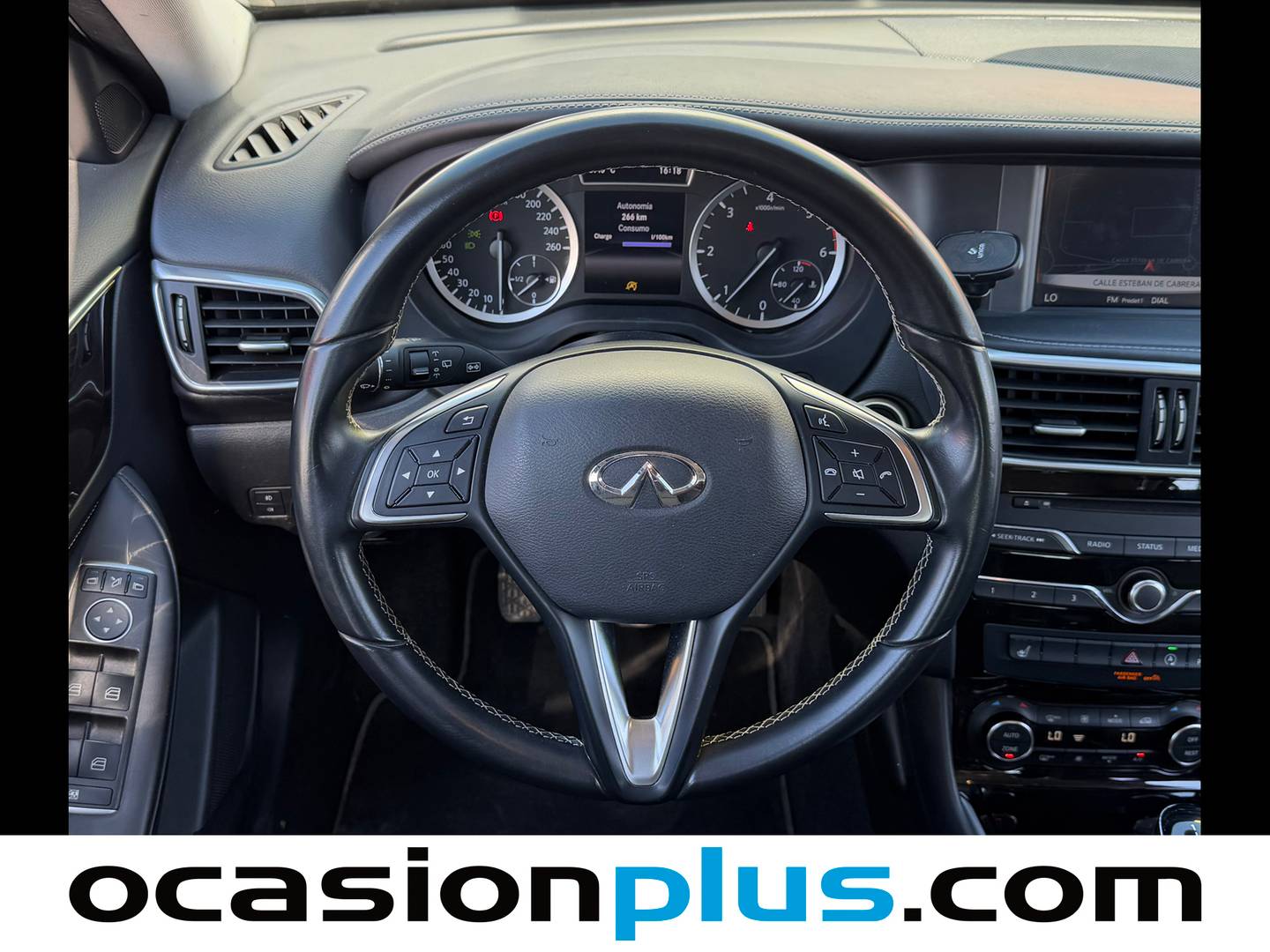 Foto Infiniti Q30 Infiniti Q30 1.5 D Premium (109 CV)